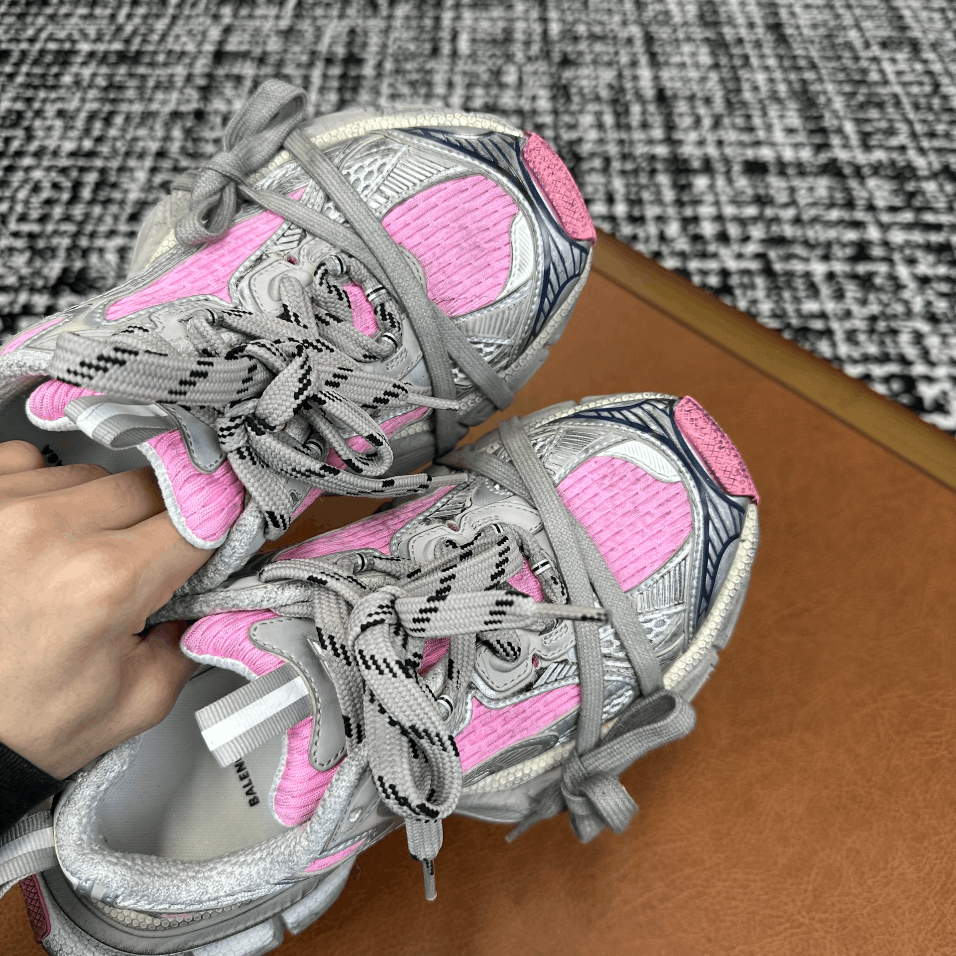 Balenciaga Balenciaga Mesh Silver Lowtop Sneakers it_36 Women Size US 6 / IT 36 - 3 Thumbnail