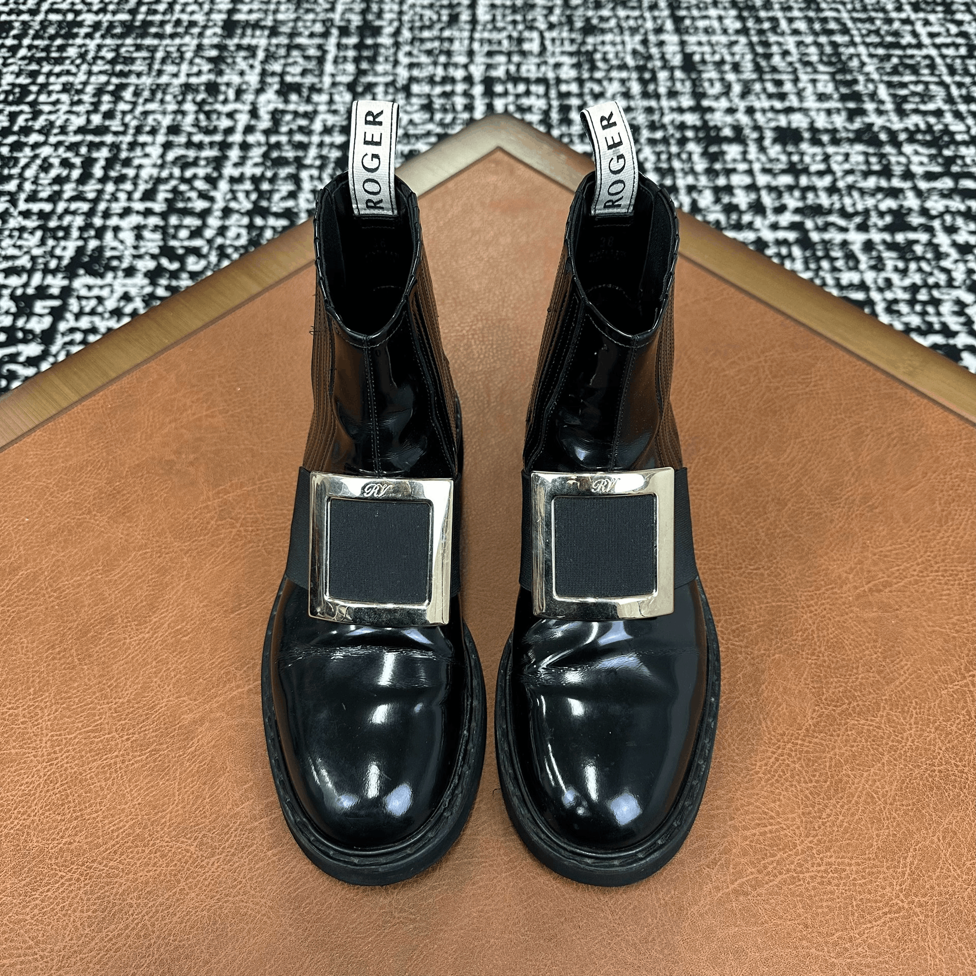 Roger Vivier Roger Vivier Retro Black Boots it_38 Women Size US 8 / IT 38 - 2 Thumbnail
