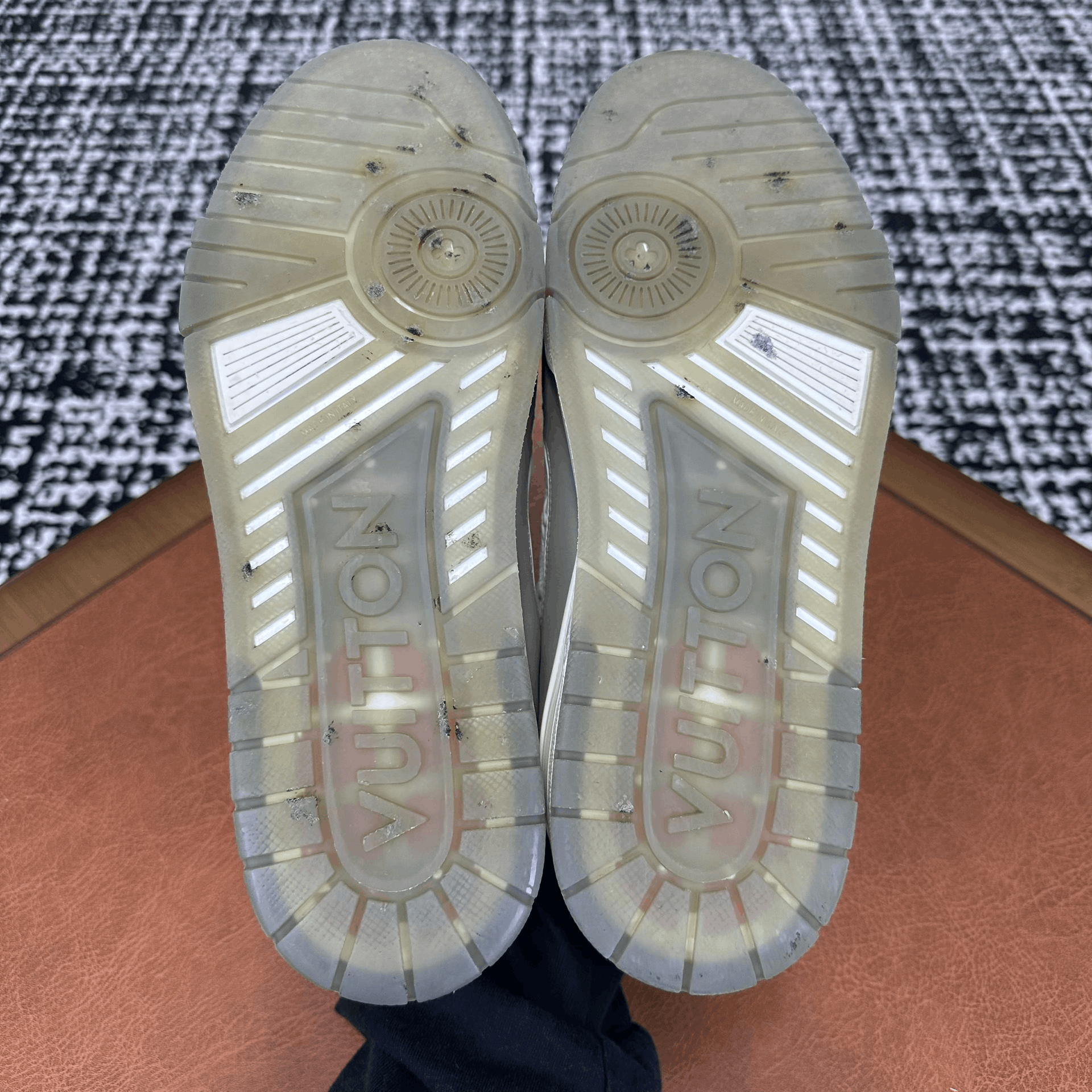 Louis Vuitton Louis Vuitton Training White Lowtop Sneakers 9 Men Size US 9 / EU 42 - 8 Thumbnail