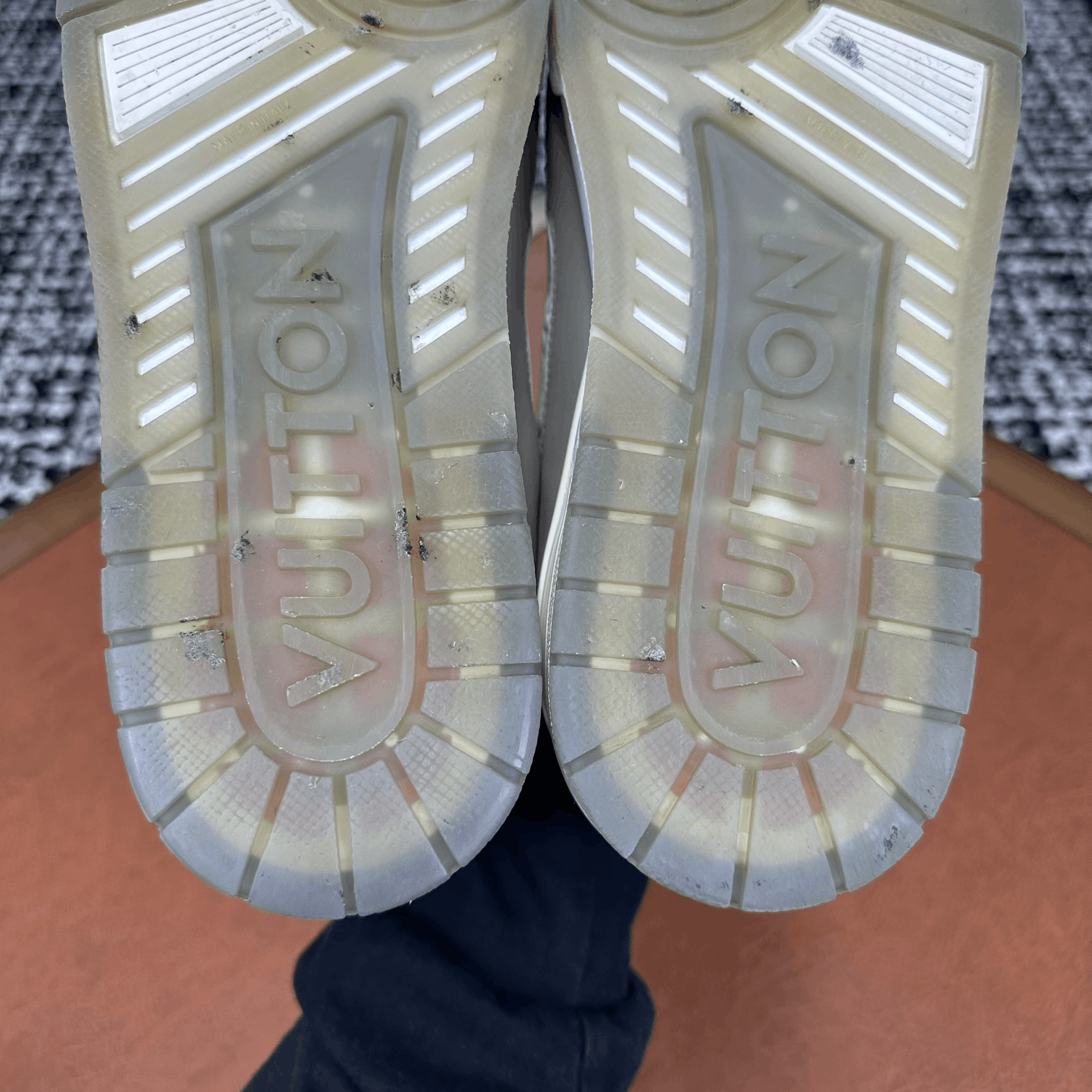 Louis Vuitton Louis Vuitton Training White Lowtop Sneakers 9 Men Size US 9 / EU 42 - 9 Thumbnail