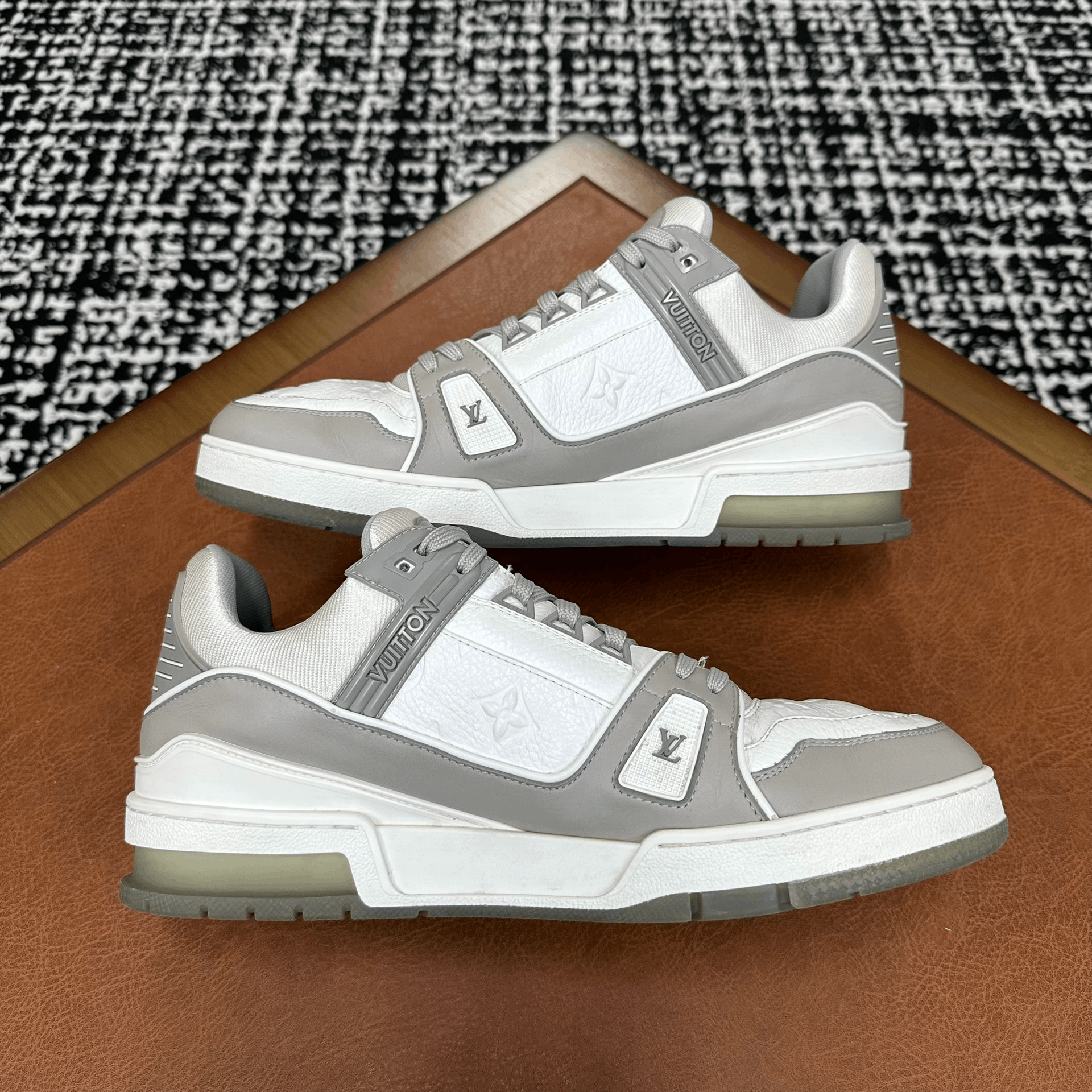 Louis Vuitton Louis Vuitton Training White Lowtop Sneakers 9 Men Size US 9 / EU 42 - 5 Thumbnail