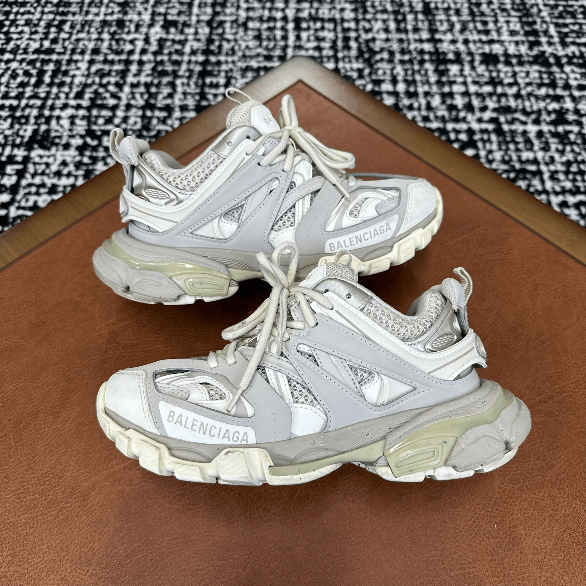 Balenciaga Balenciaga Brown Lowtop Sneakers it_35 Women Size US 5 / IT 35 - 5 Thumbnail