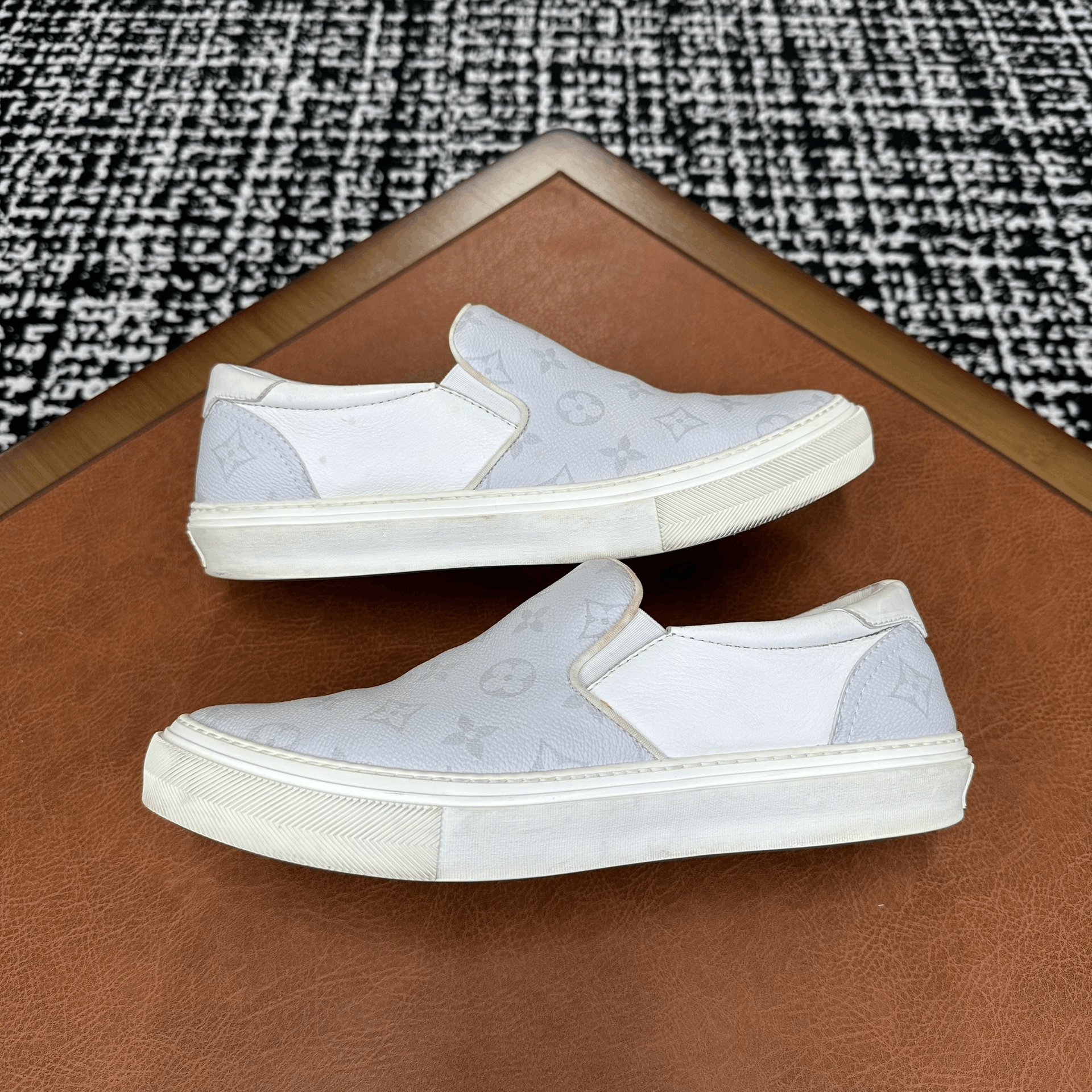 Louis Vuitton Louis Vuitton Gray Lowtop Sneakers 9 Men Size US 9 / EU 42 - 6 Thumbnail