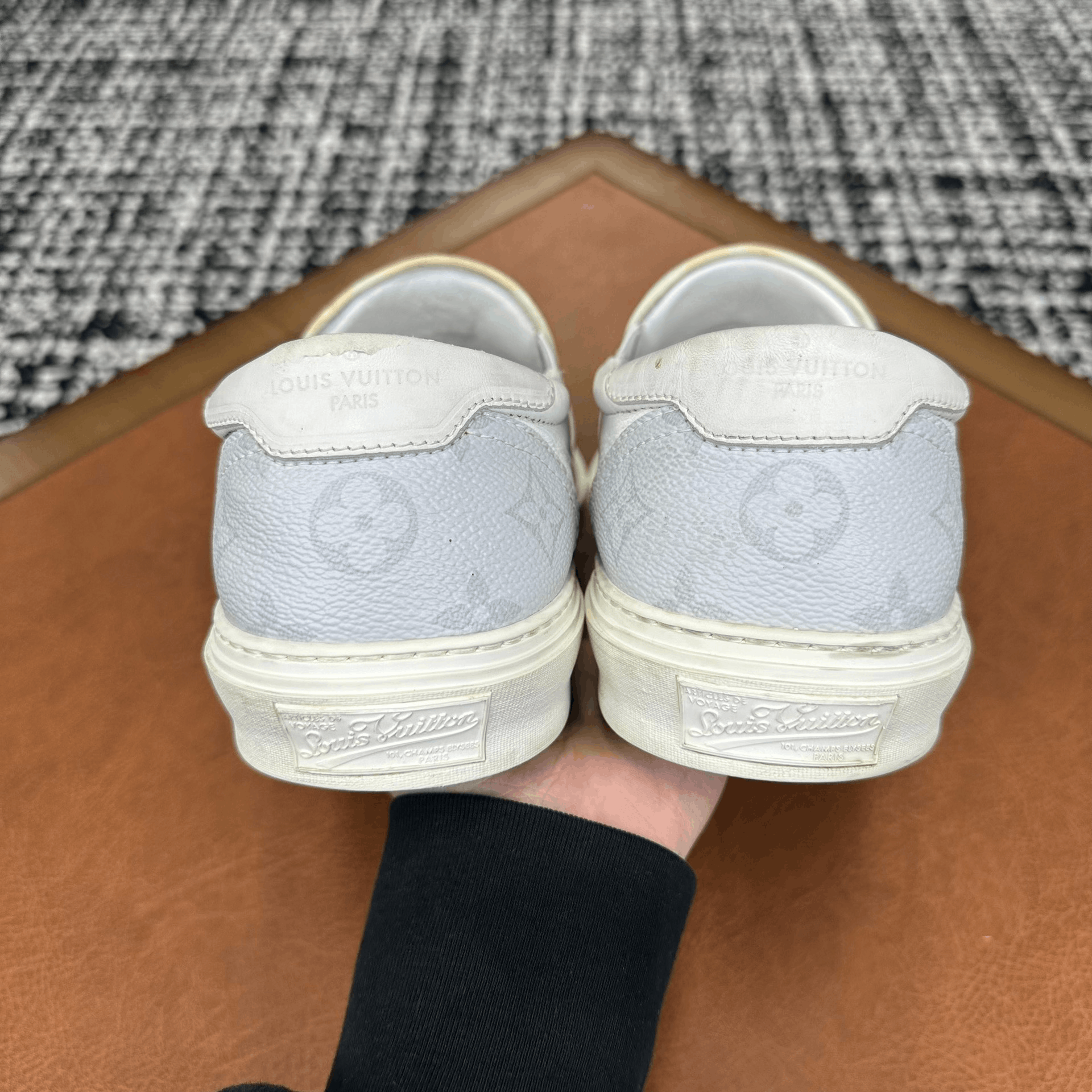 Louis Vuitton Louis Vuitton Gray Lowtop Sneakers 9 Men Size US 9 / EU 42 - 4 Thumbnail