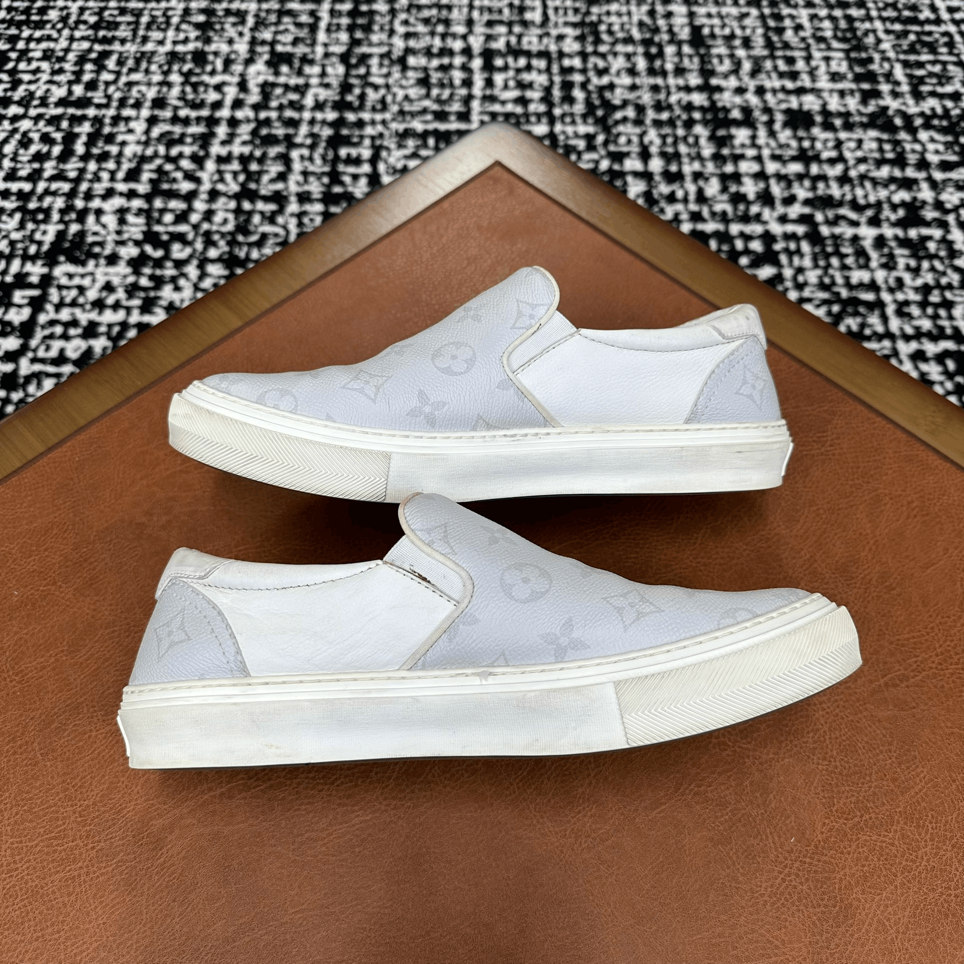 Louis Vuitton Louis Vuitton Gray Lowtop Sneakers 9 Men Size US 9 / EU 42 - 7 Thumbnail