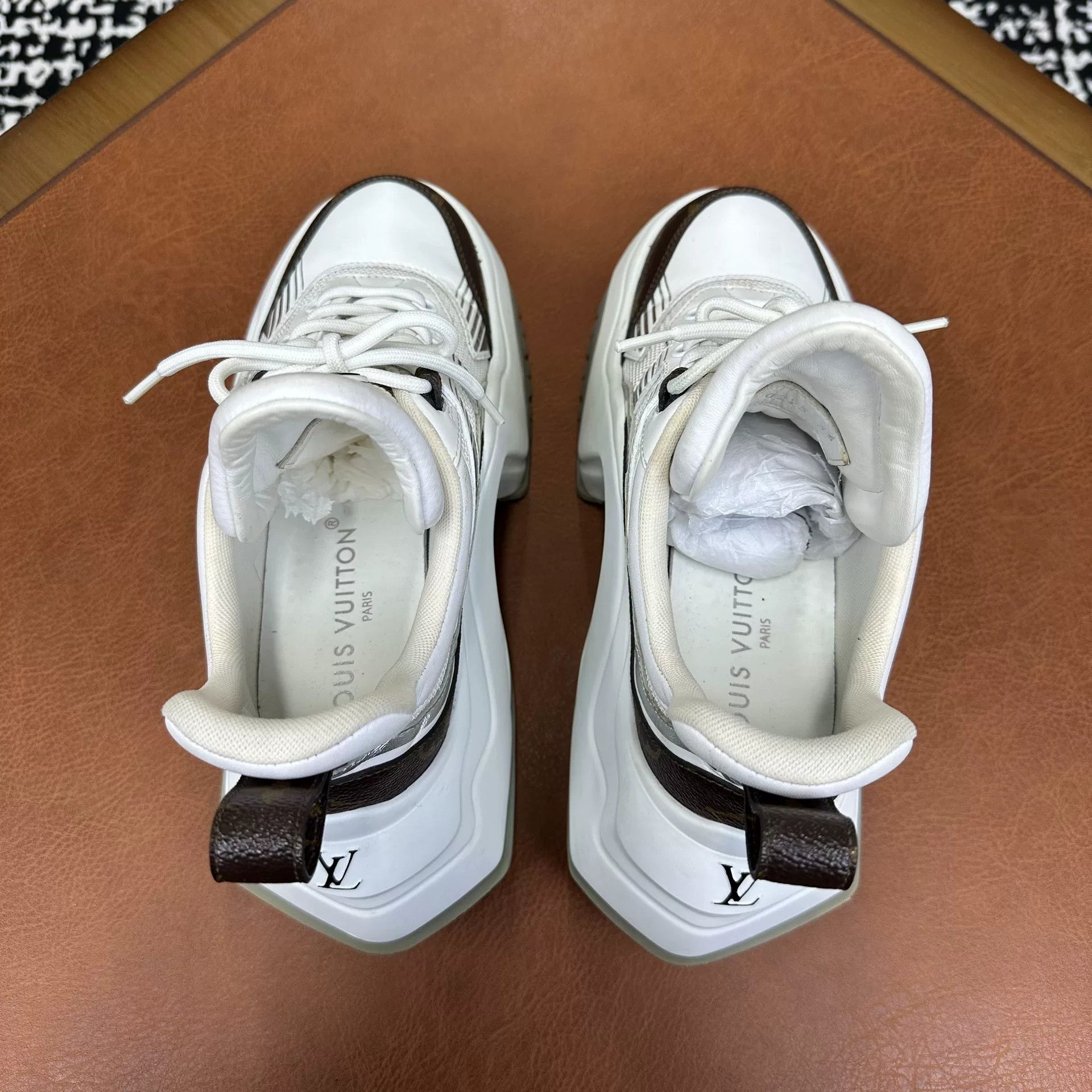 Louis Vuitton Louis Vuitton Brown Lowtop Sneakers it_36 Women Size US 6 / IT 36 - 3 Thumbnail