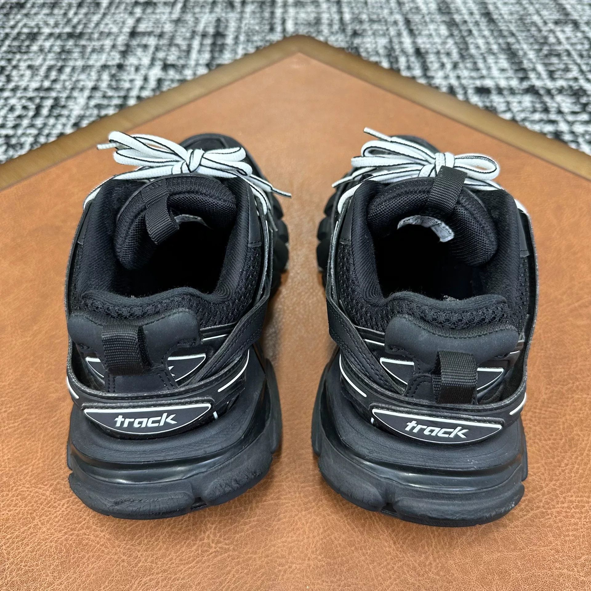 Balenciaga Balenciaga Black Lowtop Sneakers it_36 Women Size US 6 / IT 36 - 4 Thumbnail