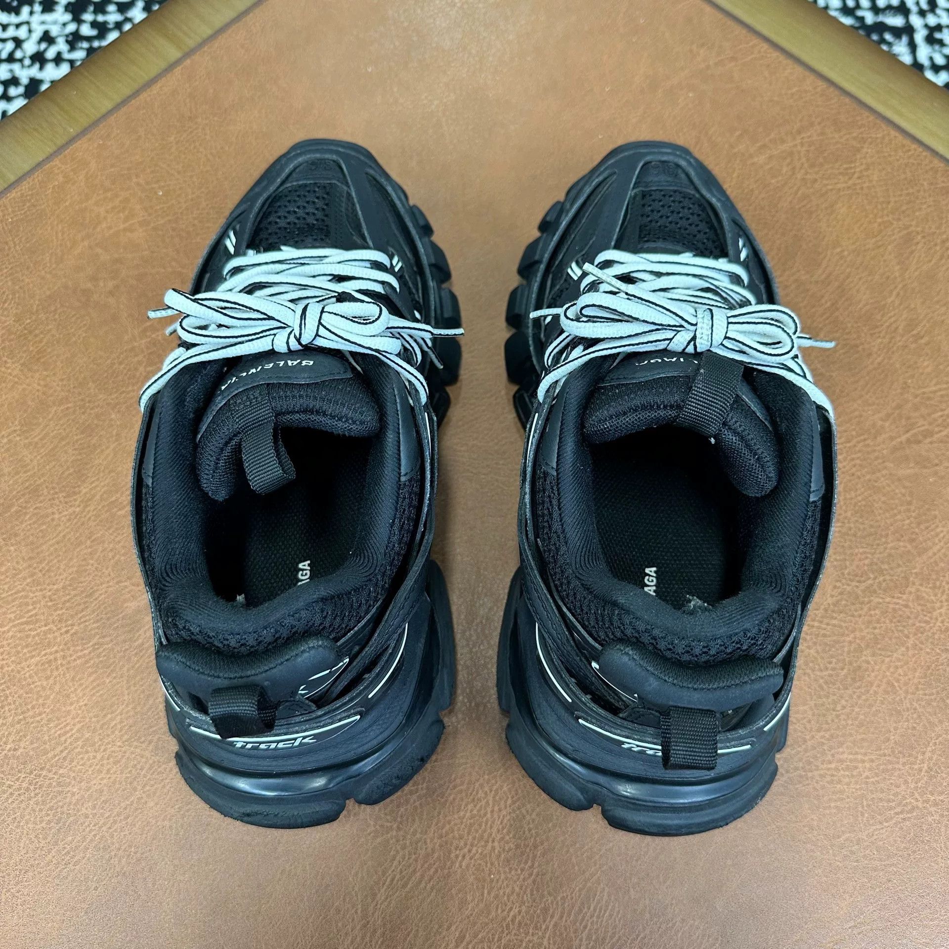 Balenciaga Balenciaga Black Lowtop Sneakers it_36 Women Size US 6 / IT 36 - 3 Thumbnail