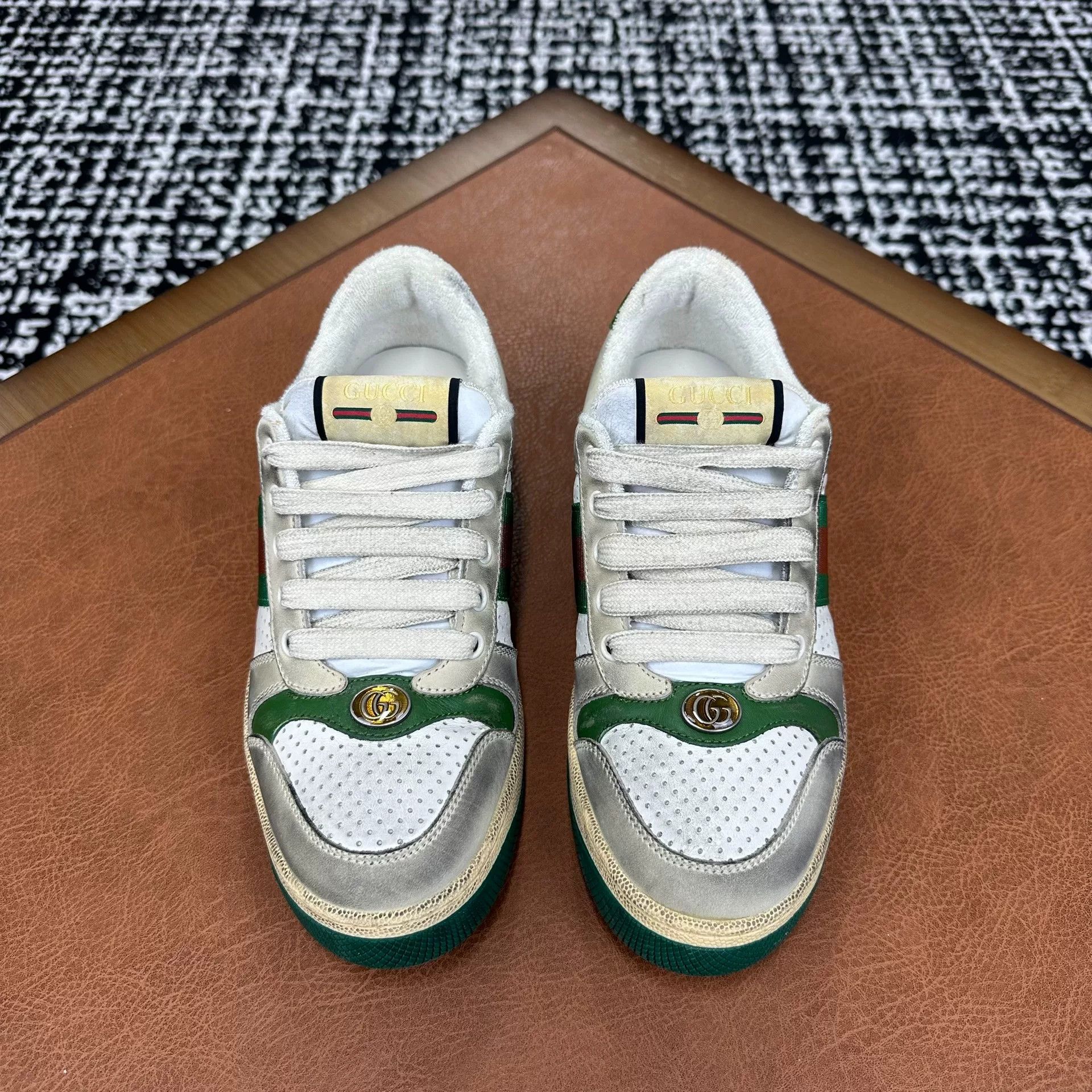 Gucci Gucci Green Lowtop Sneakers it_38 Women Size US 8 / IT 38 - 2 Thumbnail