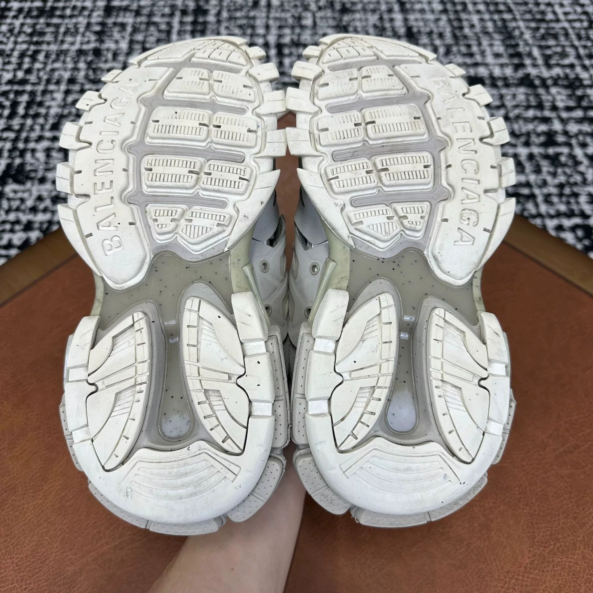 Balenciaga Balenciaga Brown Lowtop Sneakers it_36 Women Size US 6 / IT 36 - 7 Thumbnail