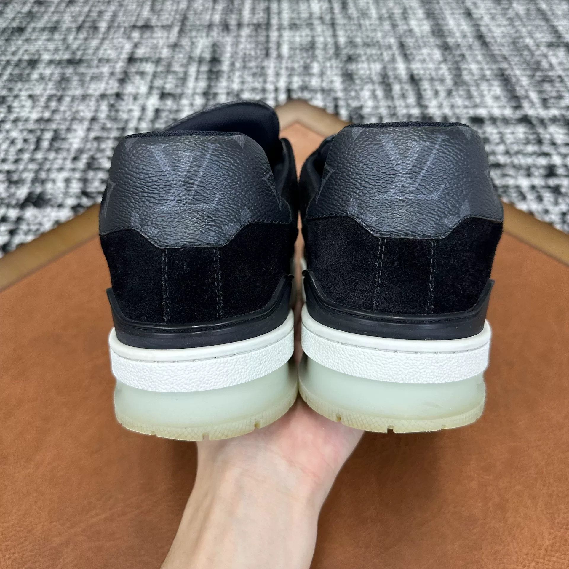 Louis Vuitton Louis Vuitton Training Black Lowtop Sneakers 7 Men Size US 7 / EU 40 - 4 Thumbnail