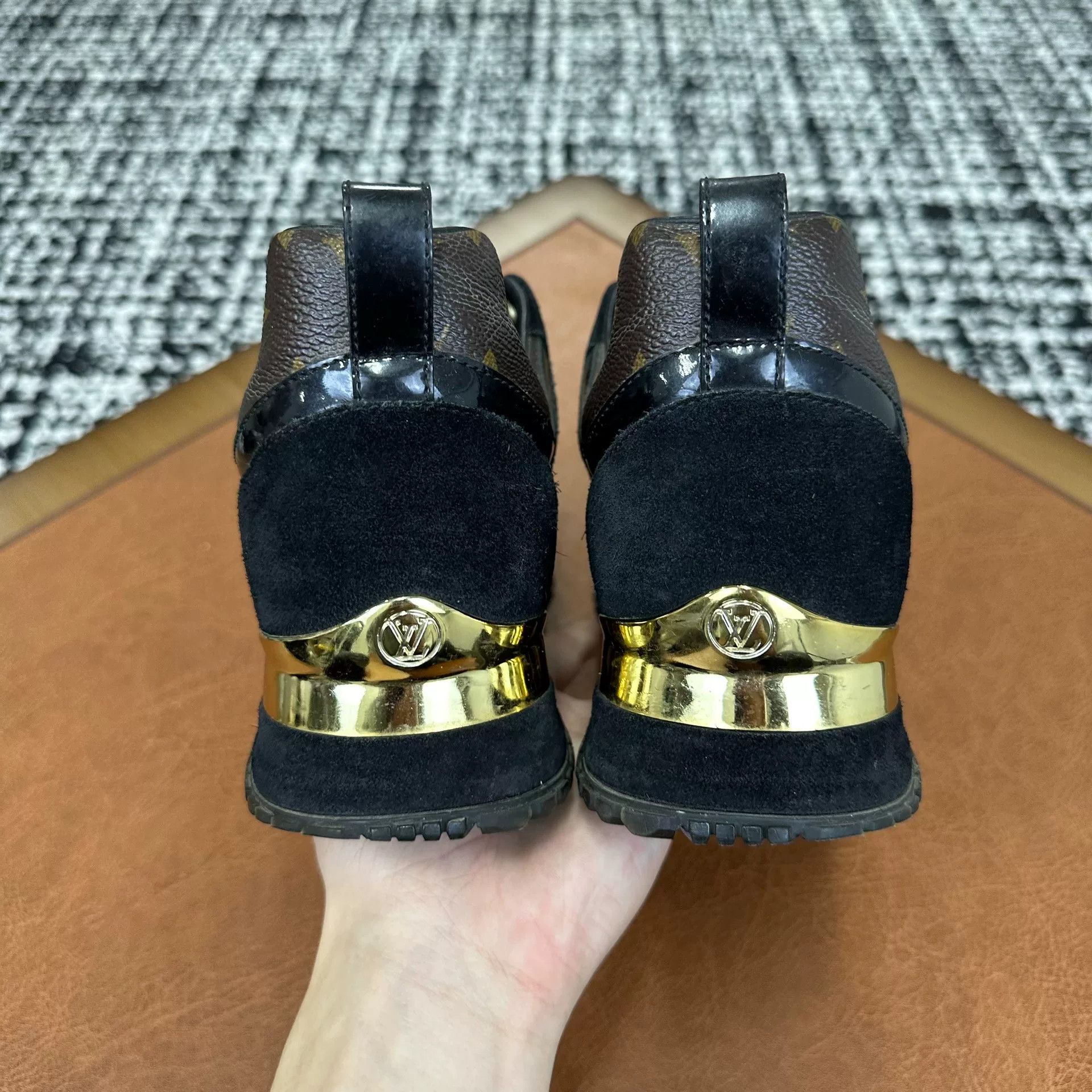 Louis Vuitton Louis Vuitton Black Lowtop Sneakers it_35 Women Size US 5 / IT 35 - 4 Thumbnail