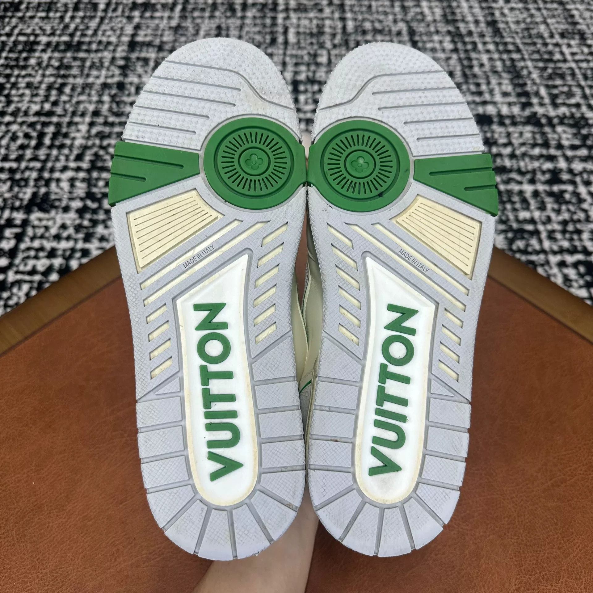Louis Vuitton Louis Vuitton Training Graphic Green Lowtop Sneakers 8 Men Size US 8 / EU 41 - 7 Thumbnail