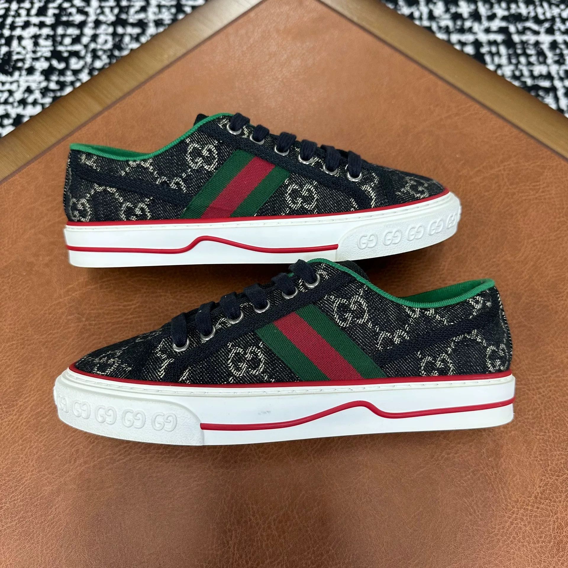 Gucci Gucci Tennis Black Lowtop Sneakers it_35-5 Women Size US 5.5 / IT 35.5 - 5 Thumbnail