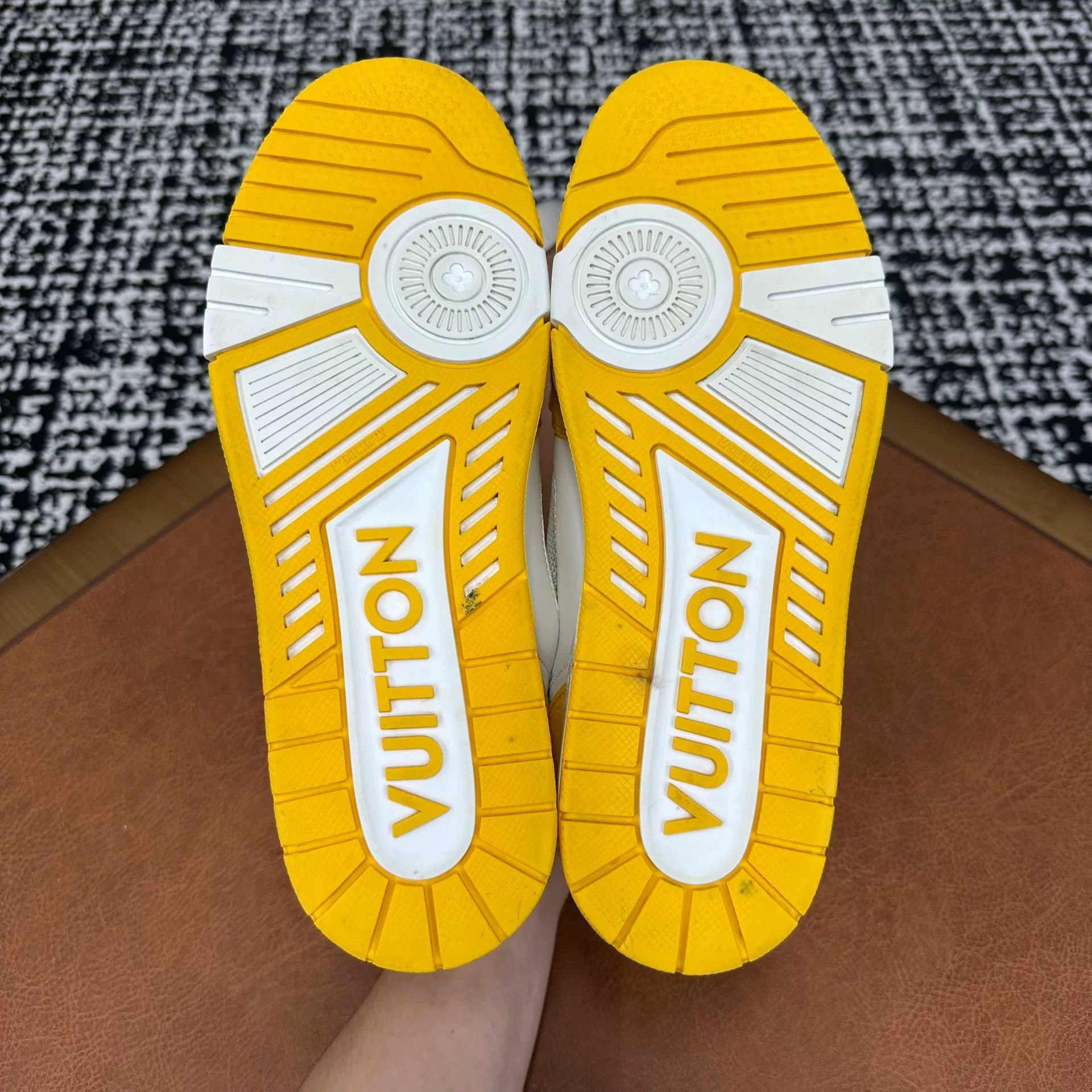 Louis Vuitton Louis Vuitton Training Yellow Lowtop Sneakers 8 Men Size US 8 / EU 41 - 8 Thumbnail