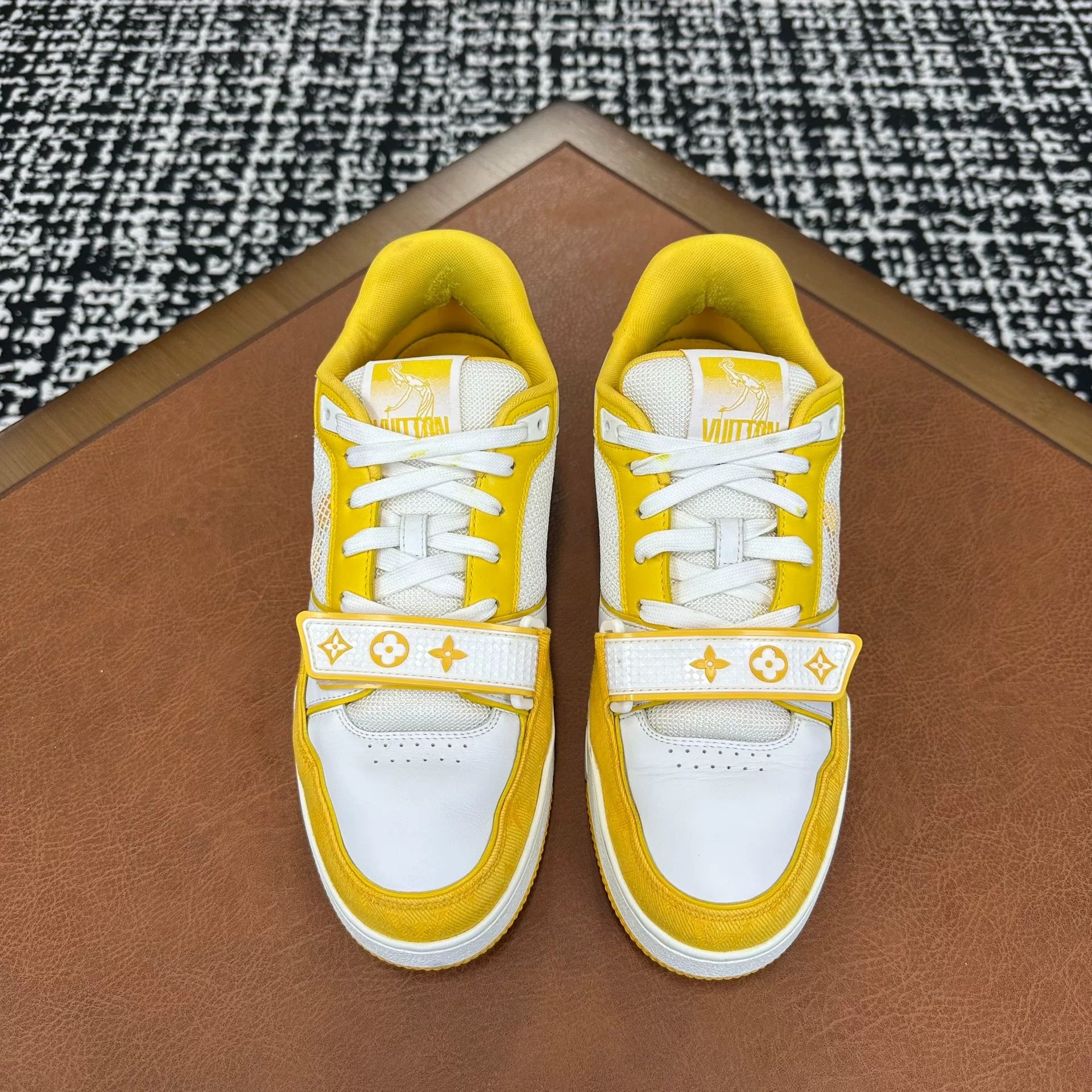 Louis Vuitton Louis Vuitton Training Yellow Lowtop Sneakers 8 Men Size US 8 / EU 41 - 2 Thumbnail