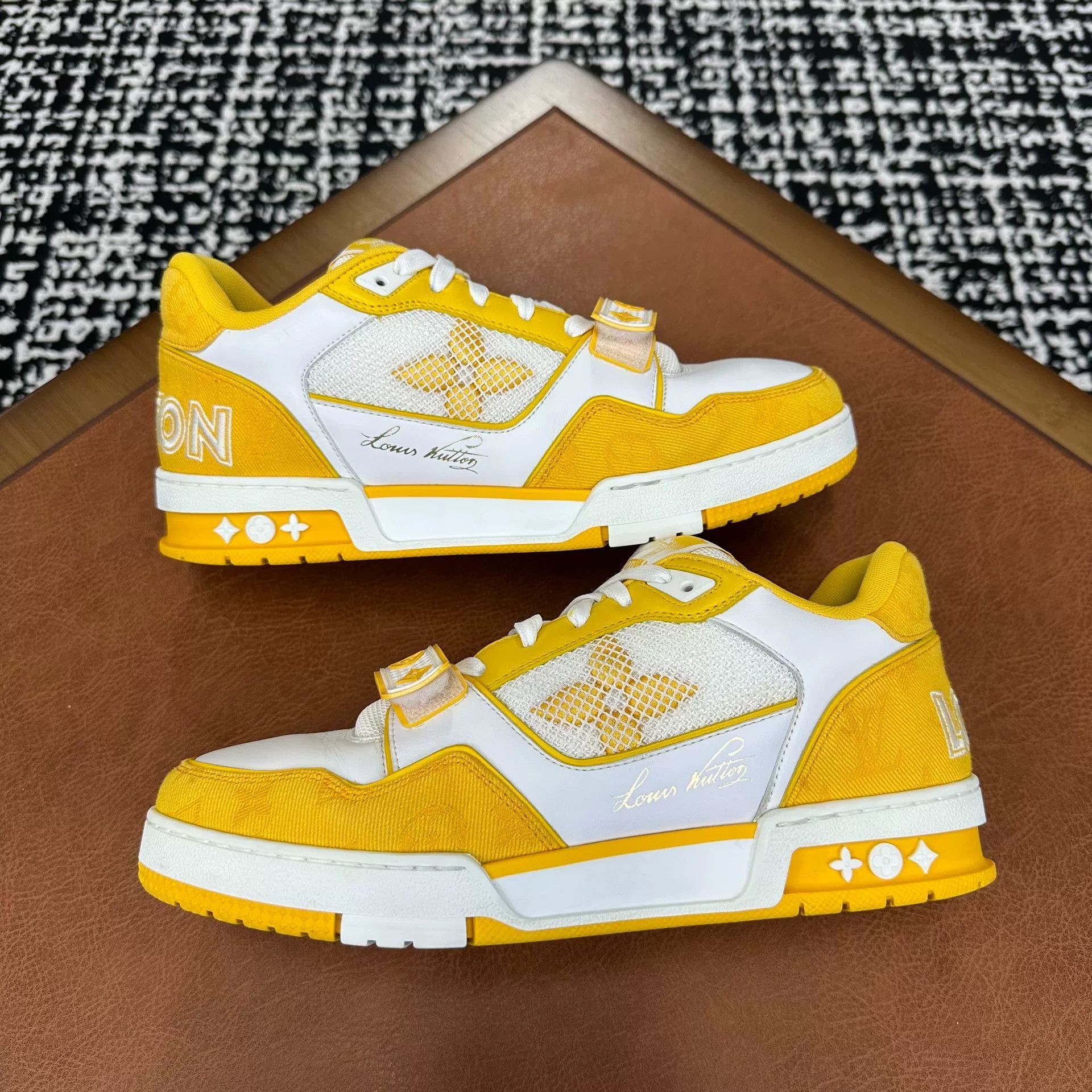 Louis Vuitton Louis Vuitton Training Yellow Lowtop Sneakers 8 Men Size US 8 / EU 41 - 6 Thumbnail