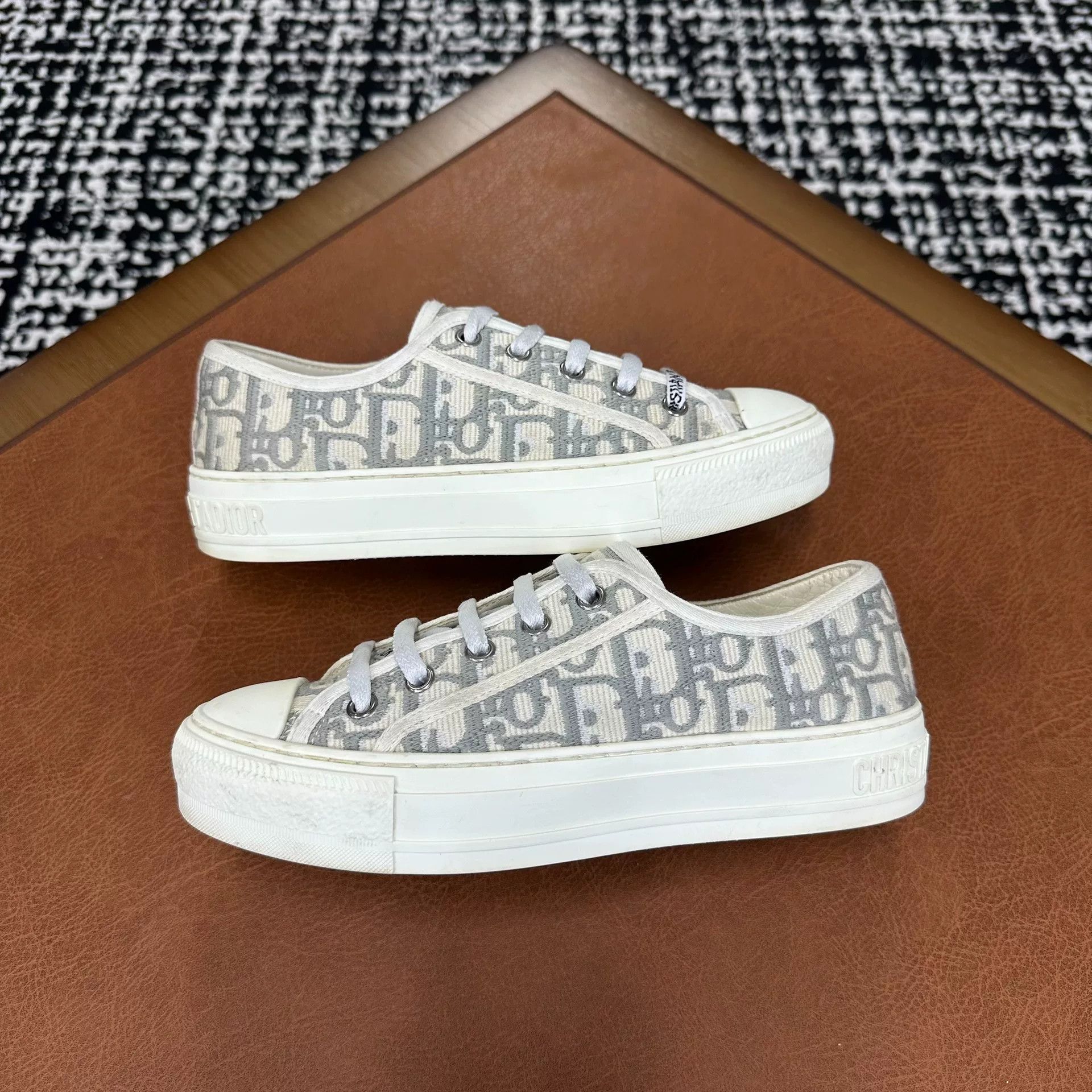 Dior Dior Cotton Gray Lowtop Sneakers it_35-5 Women Size US 5.5 / IT 35.5 - 5 Thumbnail