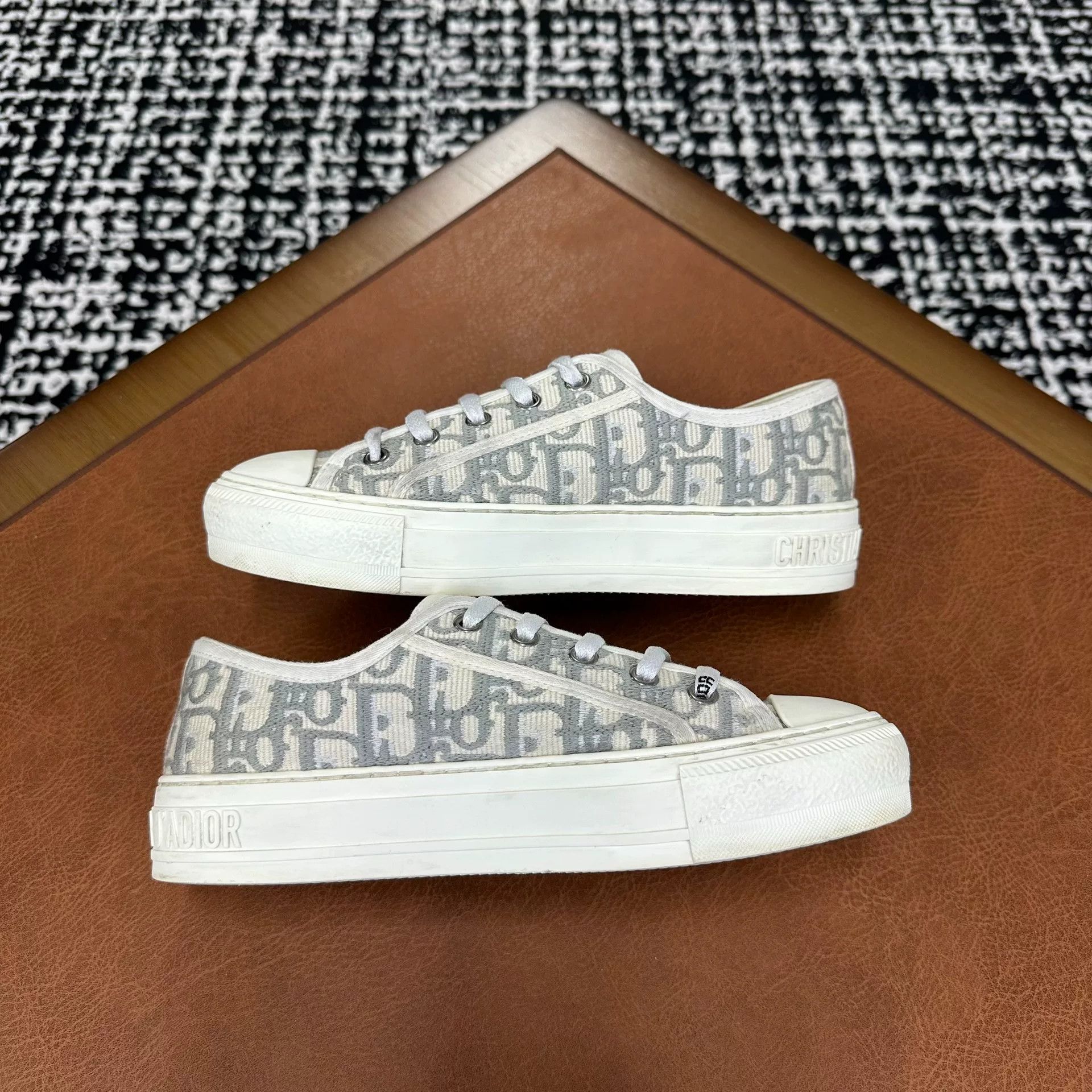 Dior Dior Cotton Gray Lowtop Sneakers it_35-5 Women Size US 5.5 / IT 35.5 - 6 Thumbnail