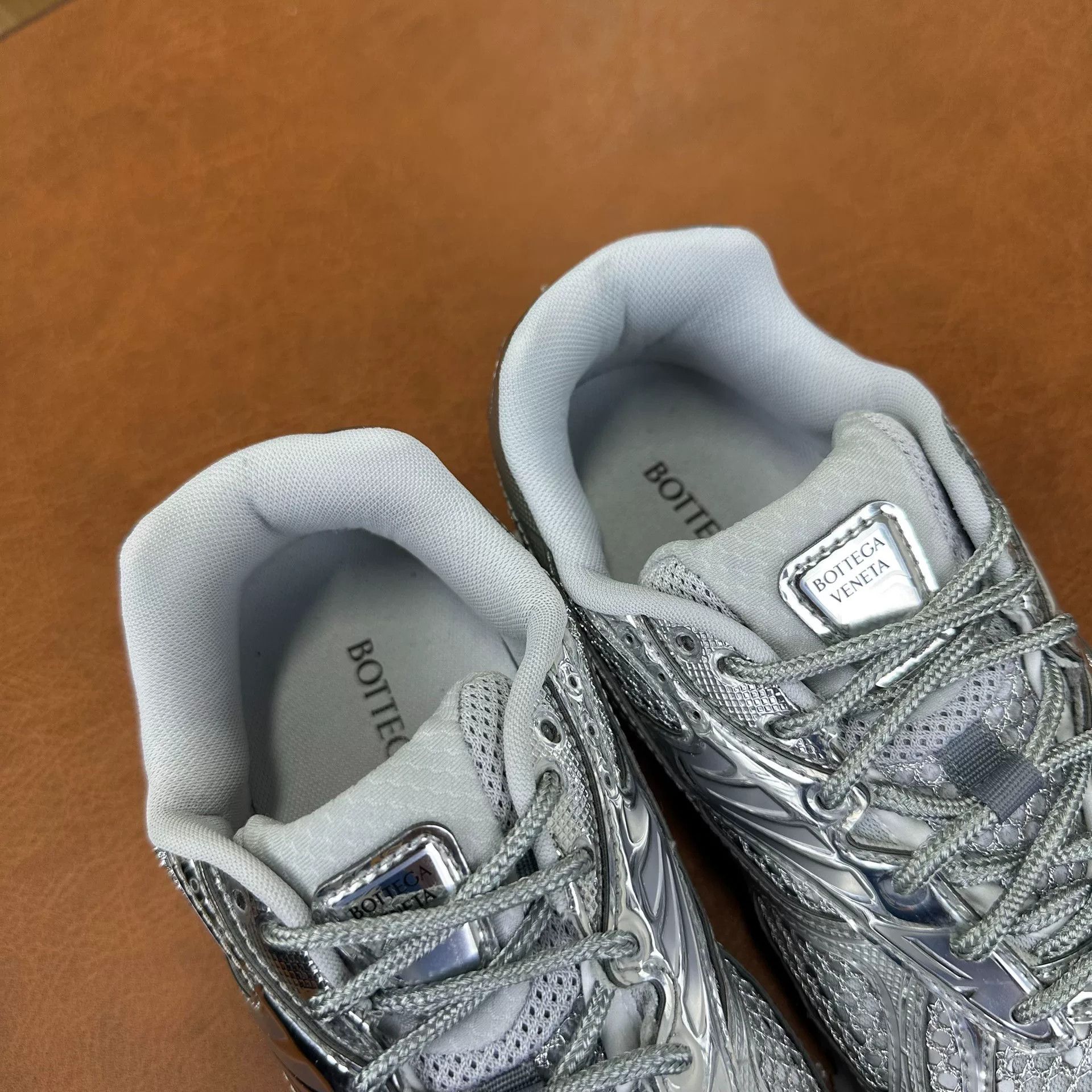 Bottega Veneta Bottega Veneta Silver Lowtop Sneakers it_38 Women Size US 8 / IT 38 - 6 Thumbnail