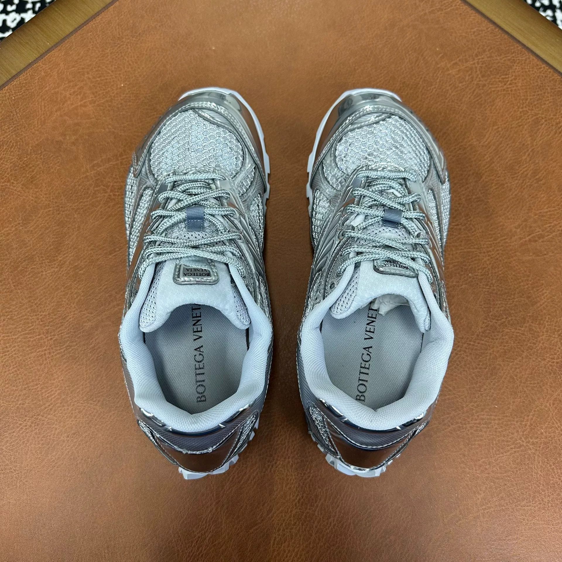 Bottega Veneta Bottega Veneta Silver Lowtop Sneakers it_38 Women Size US 8 / IT 38 - 3 Thumbnail