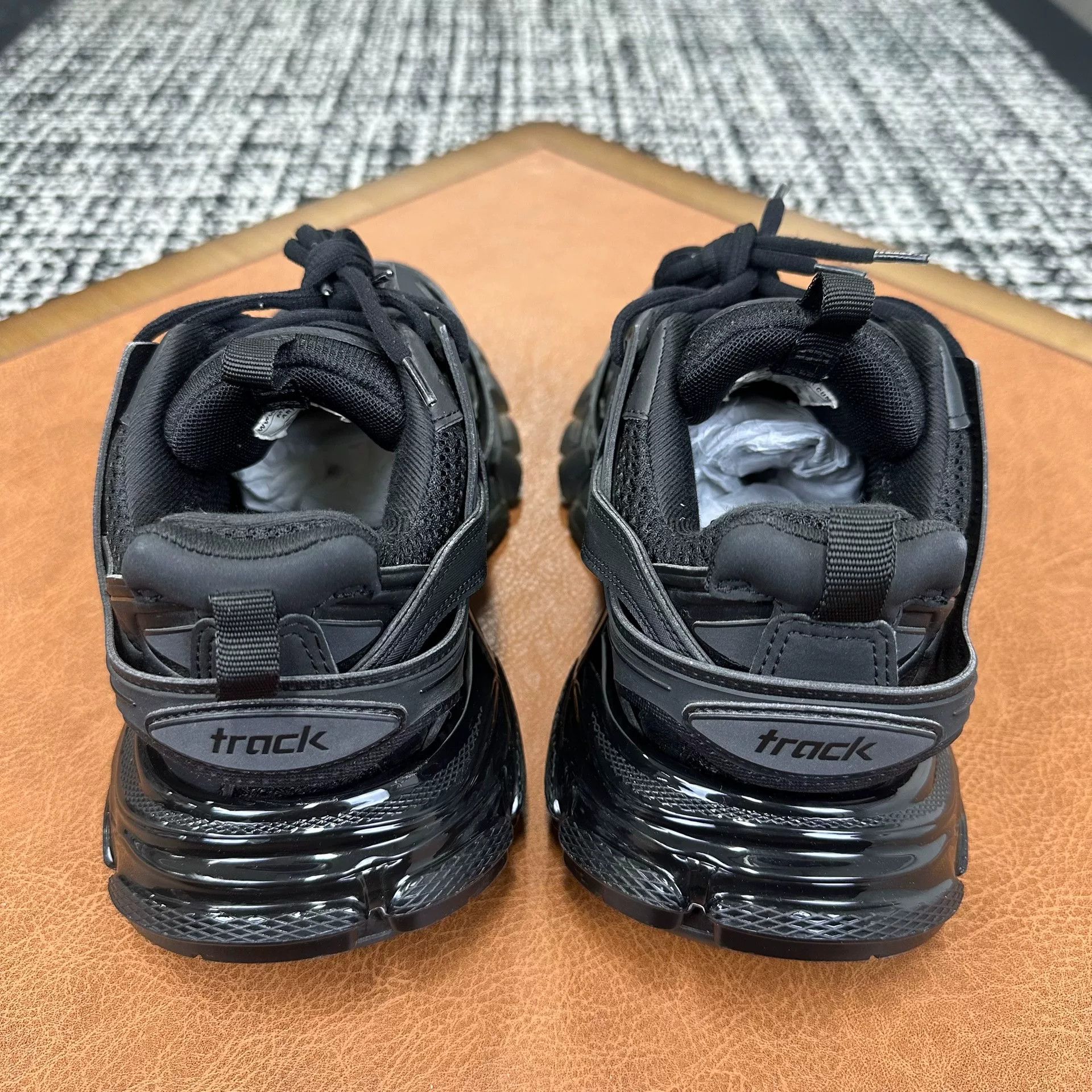 Balenciaga Balenciaga Black Lowtop Sneakers it_37 Women Size US 7 / IT 37 - 4 Thumbnail