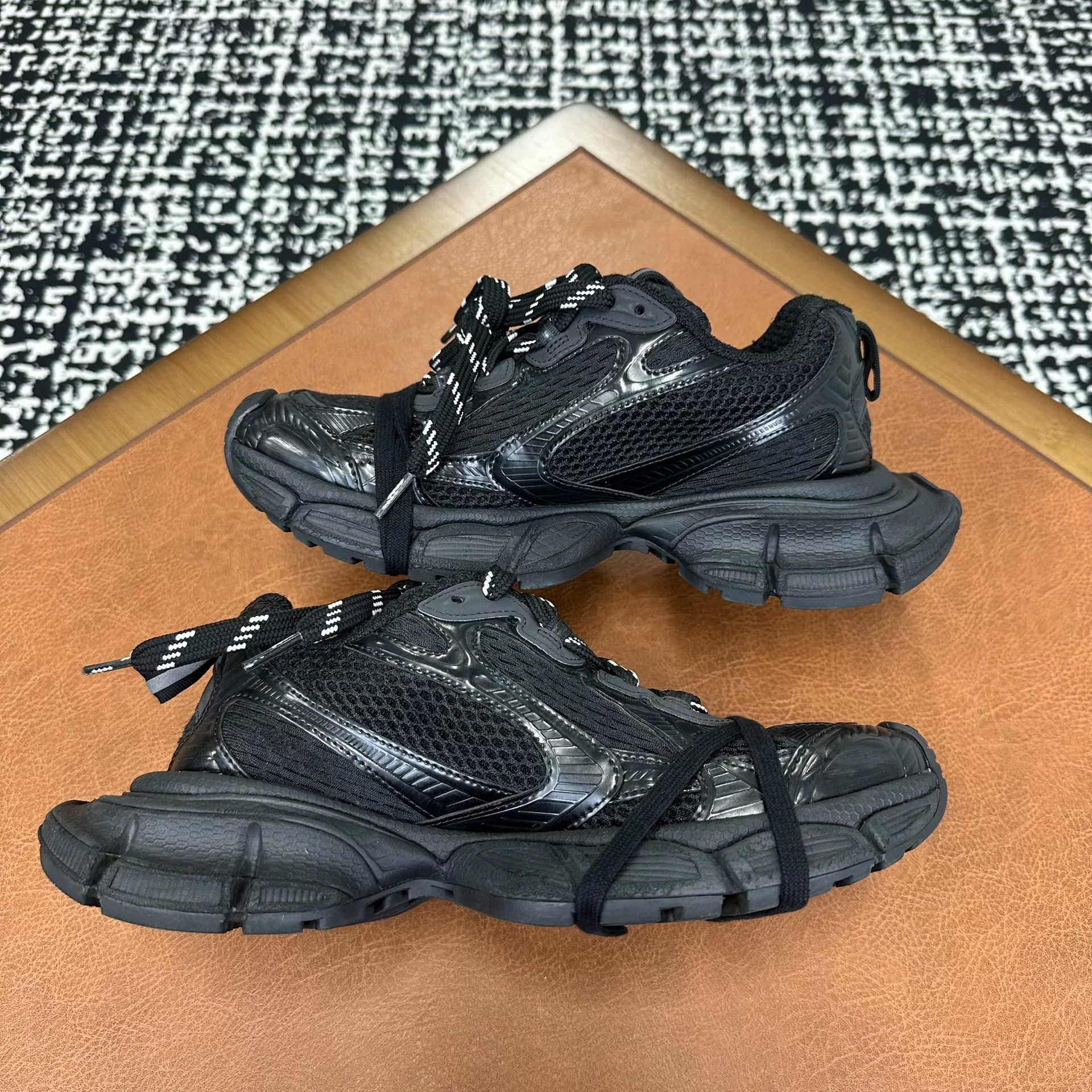 Balenciaga Balenciaga Mesh Black Lowtop Sneakers it_38 Women Size US 8 / IT 38 - 7 Thumbnail