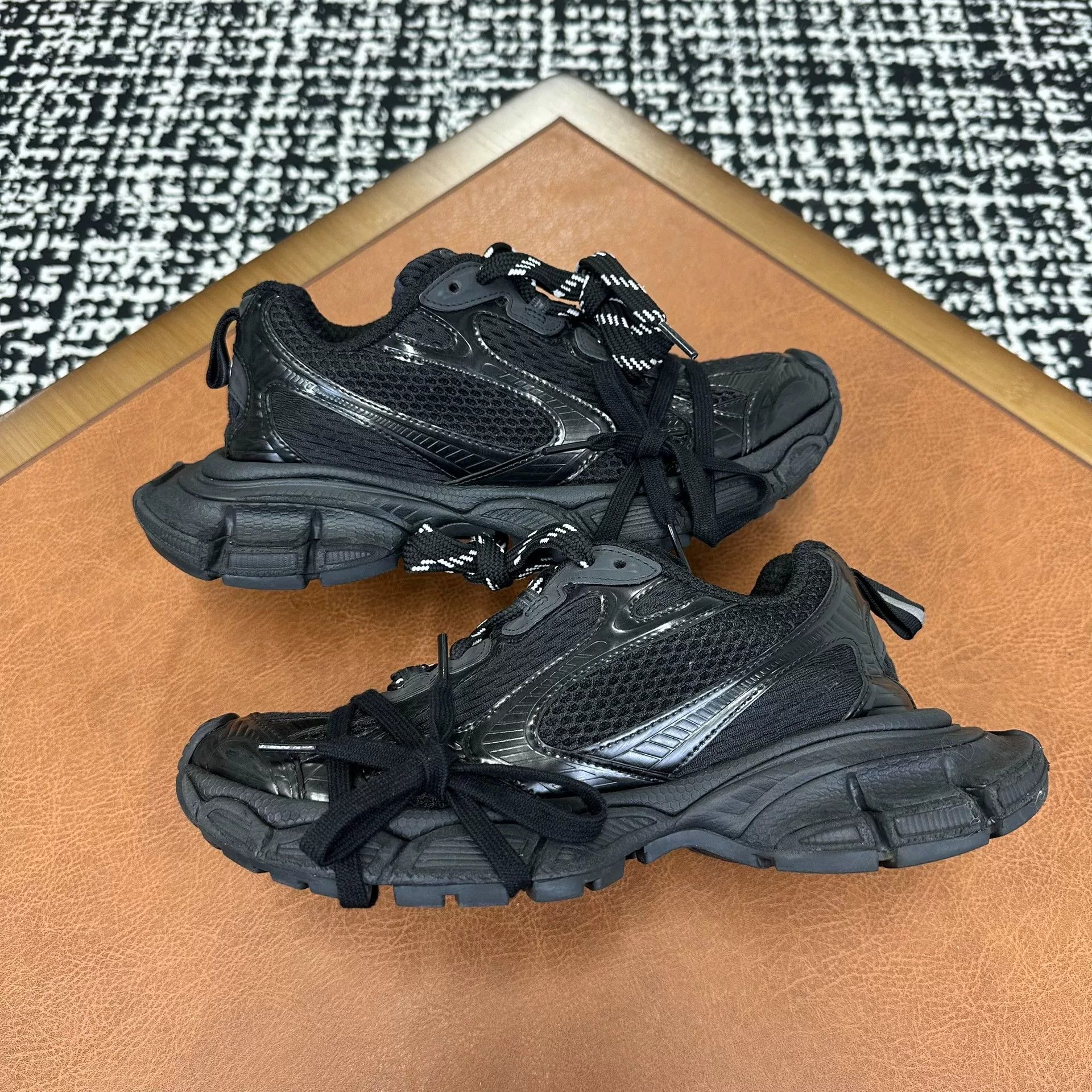Balenciaga Balenciaga Mesh Black Lowtop Sneakers it_38 Women Size US 8 / IT 38 - 6 Thumbnail