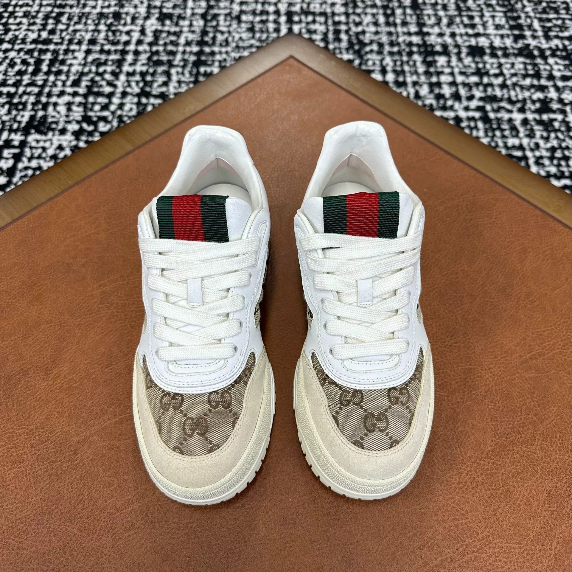 Gucci Gucci Leather White Lowtop Sneakers it_36 Women Size US 6 / IT 36 - 2 Thumbnail