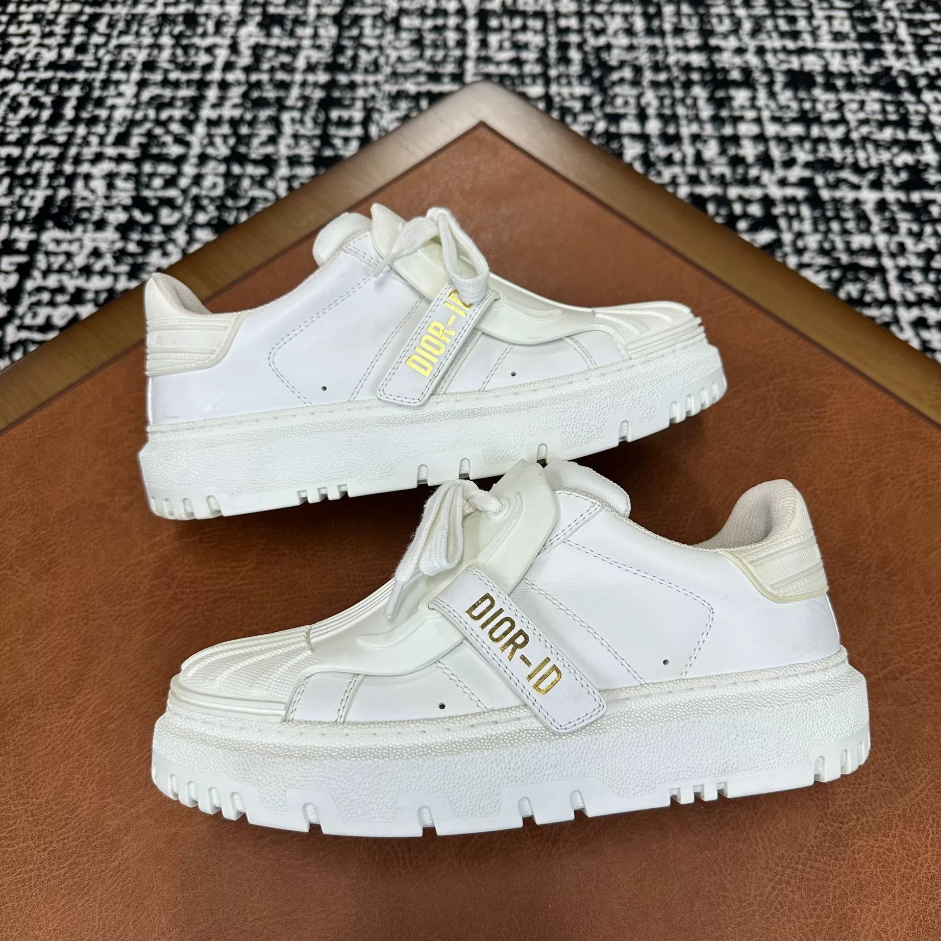Dior Dior White Lowtop Sneakers it_36-5 Women Size US 6.5 / IT 36.5 - 5 Thumbnail