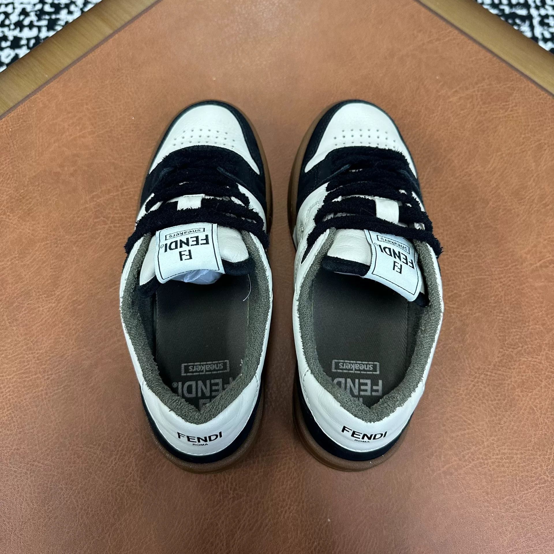 Fendi Fendi Casual Black Lowtop Sneakers it_37 Women Size US 7 / IT 37 - 3 Thumbnail