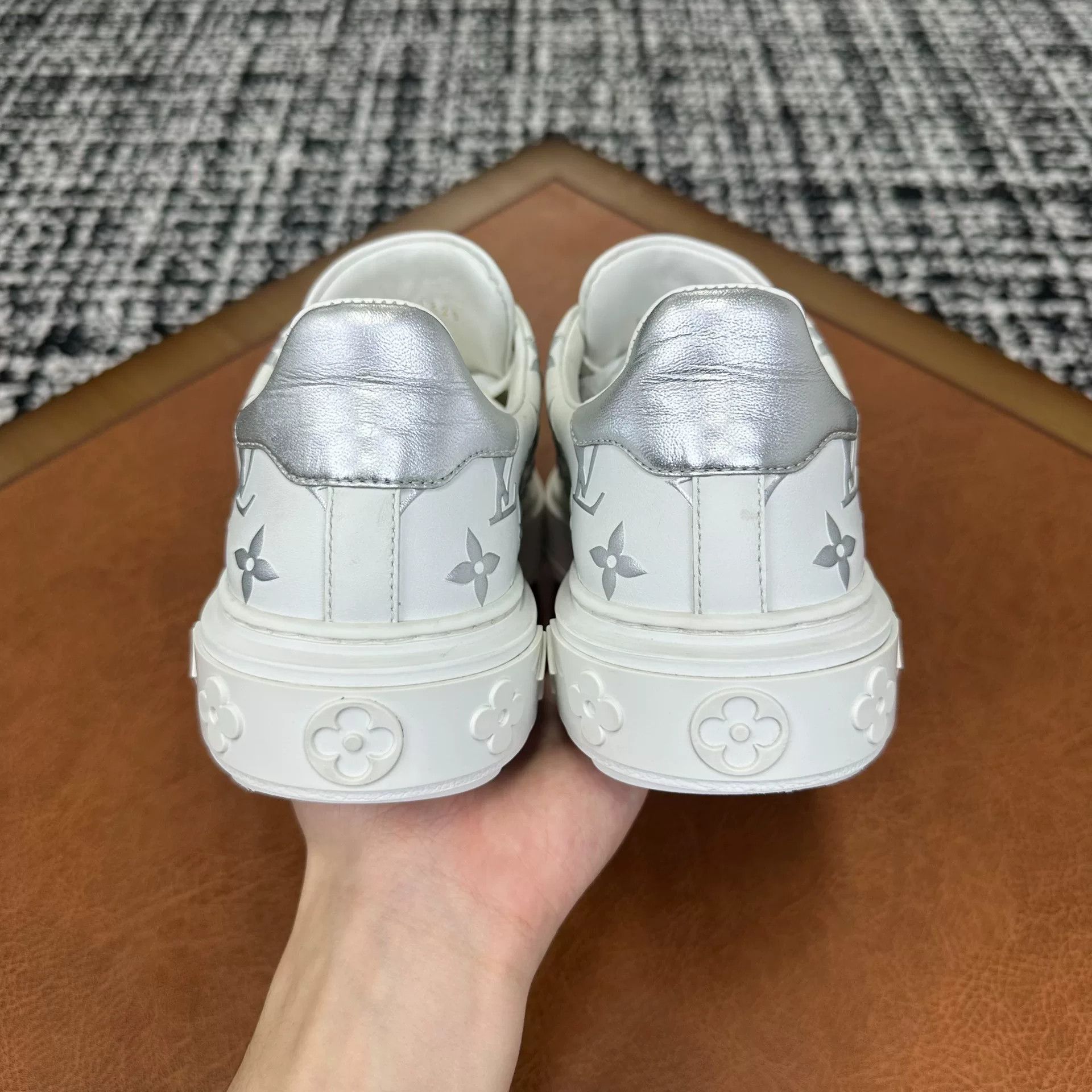 Louis Vuitton Louis Vuitton Gray Lowtop Sneakers it_36 Women Size US 6 / IT 36 - 4 Thumbnail