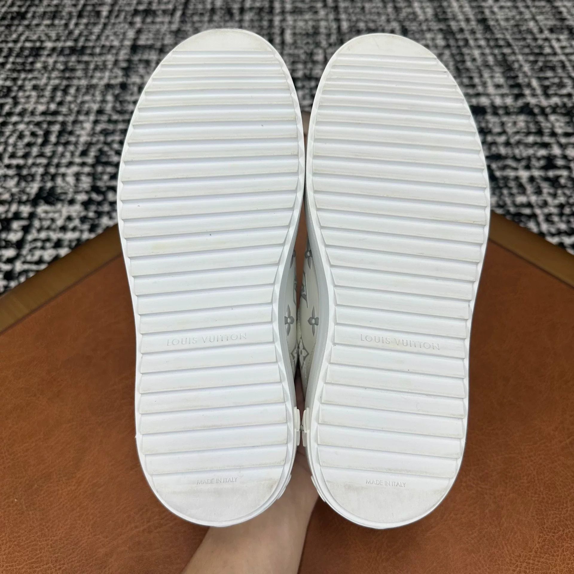 Louis Vuitton Louis Vuitton Gray Lowtop Sneakers it_36 Women Size US 6 / IT 36 - 7 Thumbnail