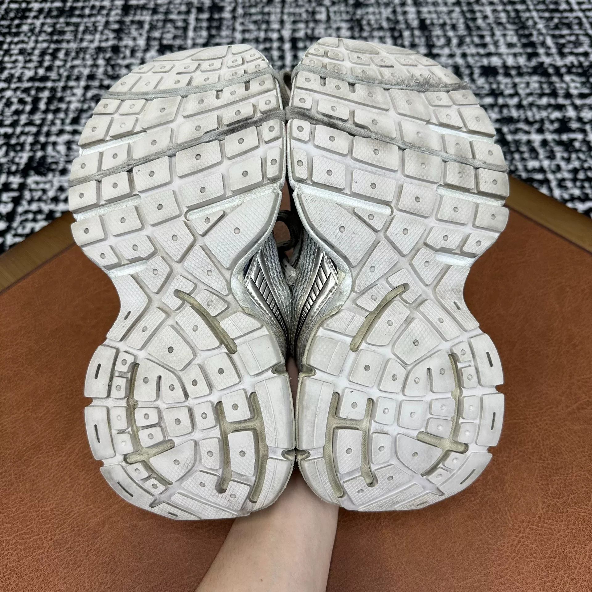 Balenciaga Balenciaga Leather Lowtop Sneakers it_36 Women Size US 6 / IT 36 - 7 Thumbnail