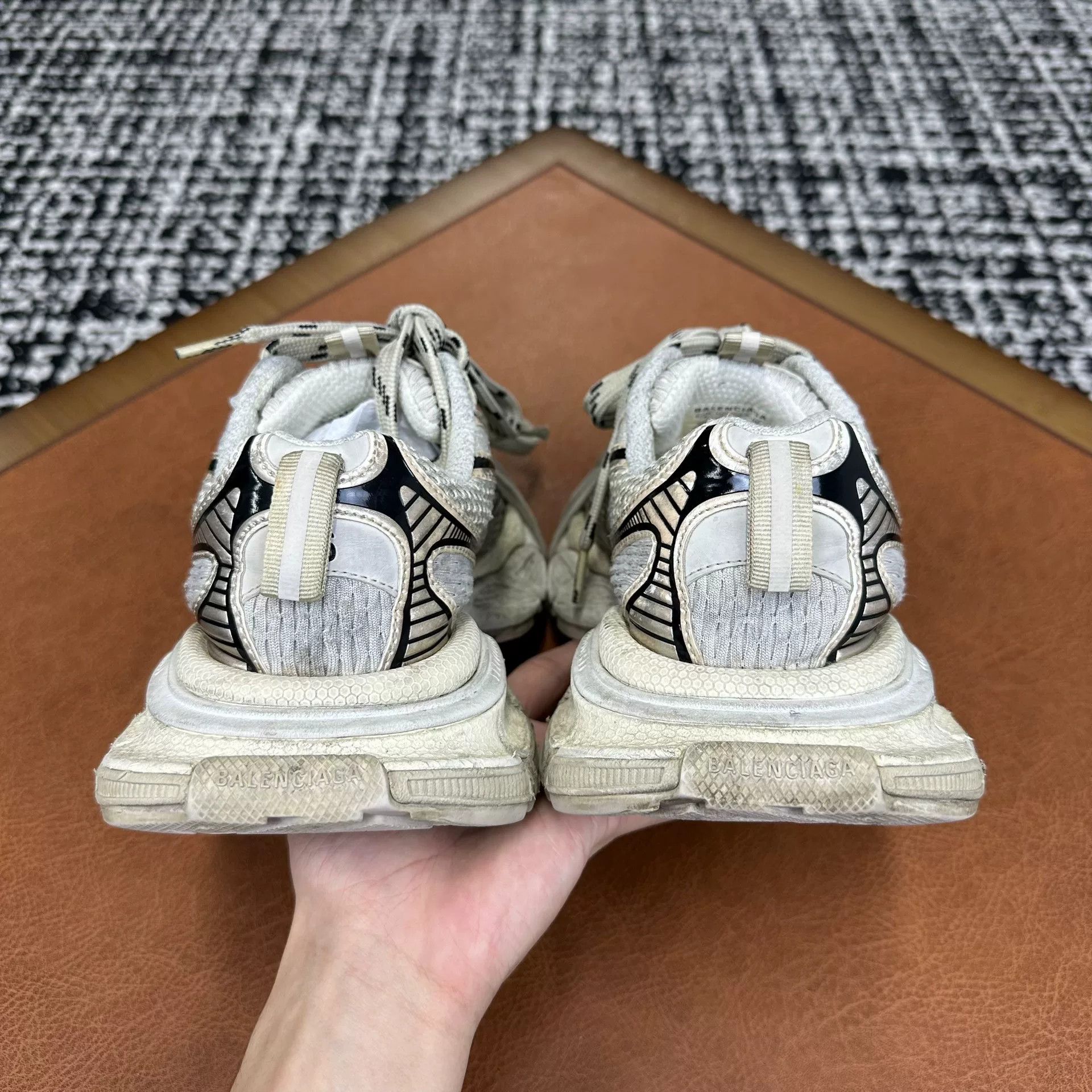 Balenciaga Balenciaga Leather Lowtop Sneakers it_36 Women Size US 6 / IT 36 - 4 Thumbnail