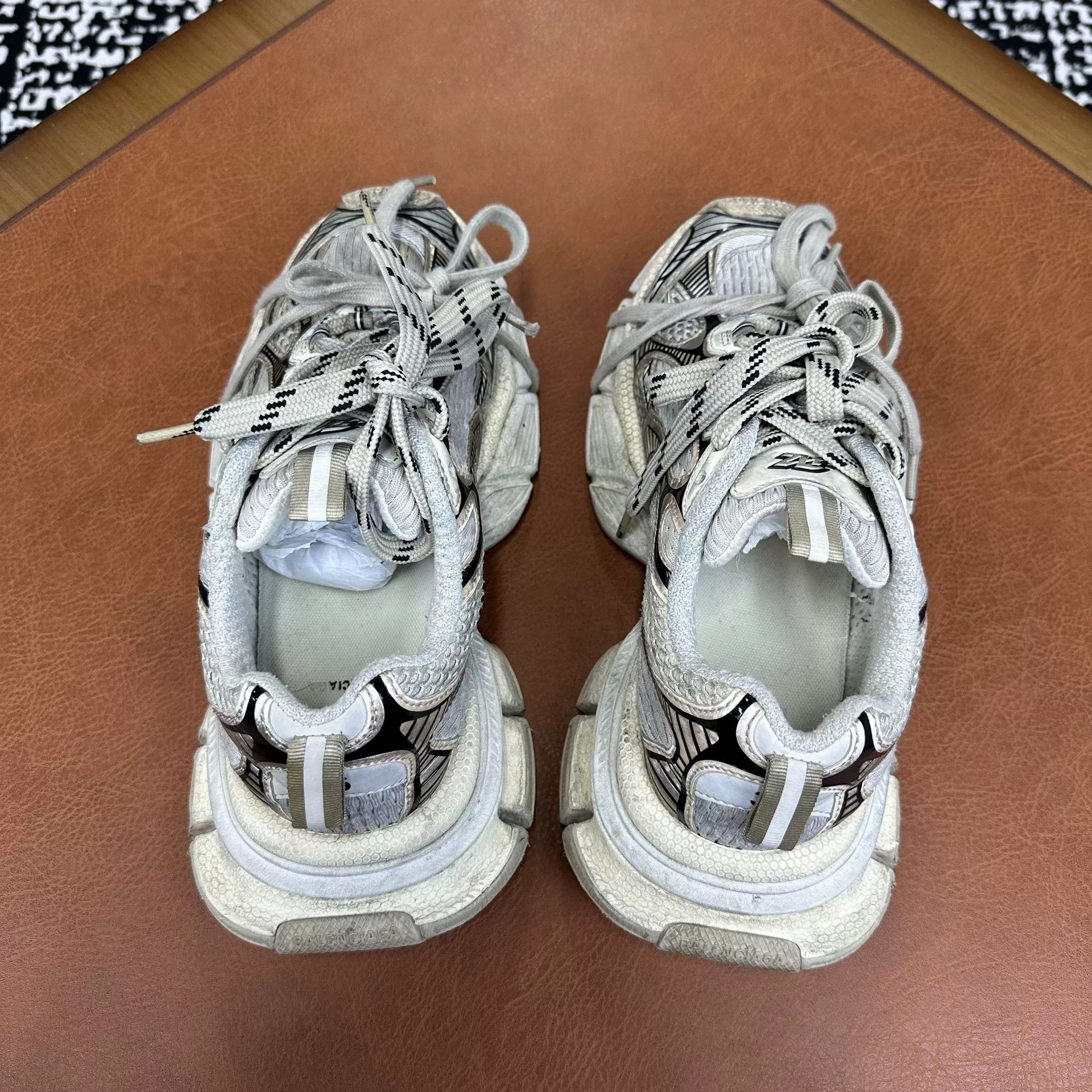 Balenciaga Balenciaga Leather Lowtop Sneakers it_36 Women Size US 6 / IT 36 - 3 Thumbnail