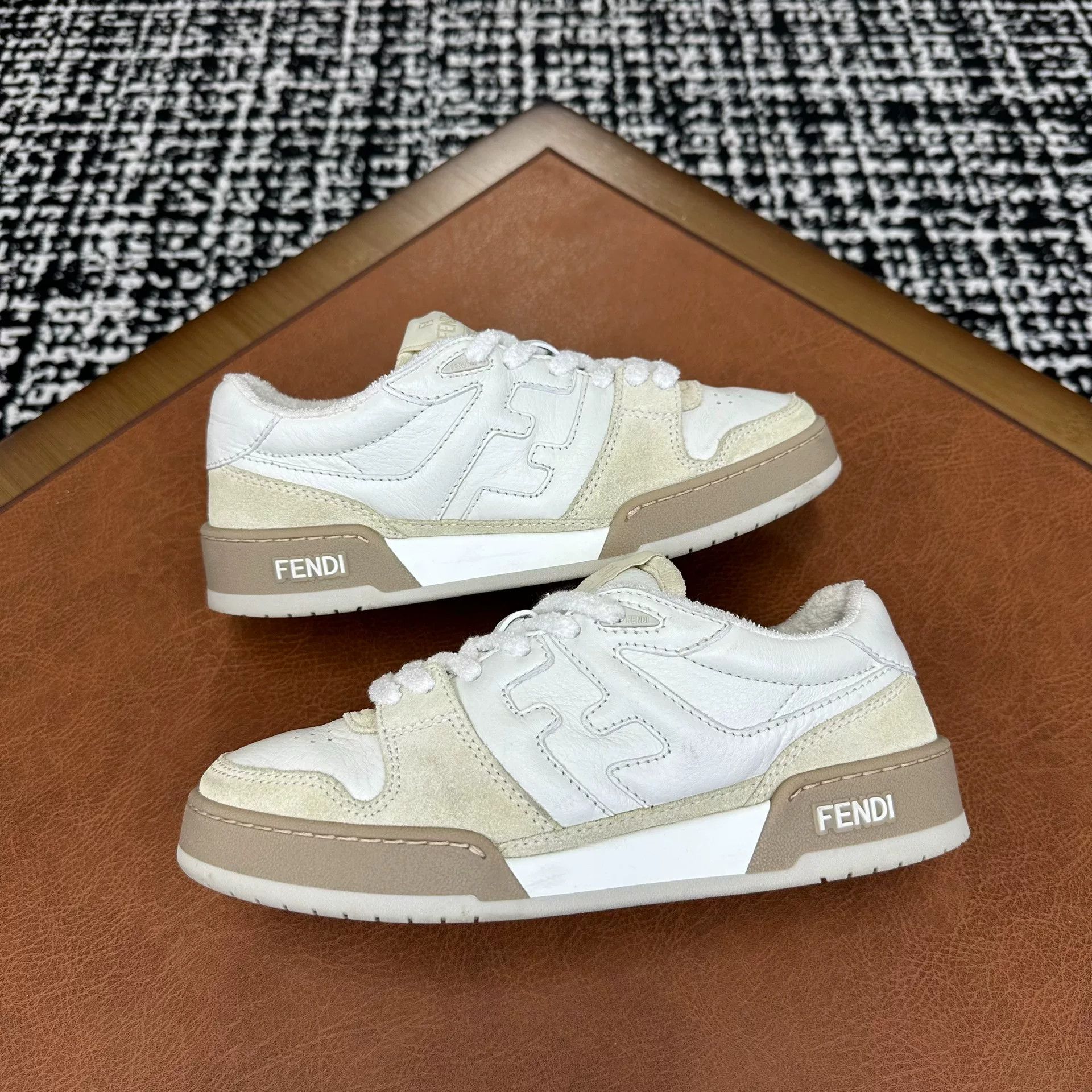 Fendi Fendi Casual White Lowtop Sneakers it_36 Women Size US 6 / IT 36 - 5 Thumbnail