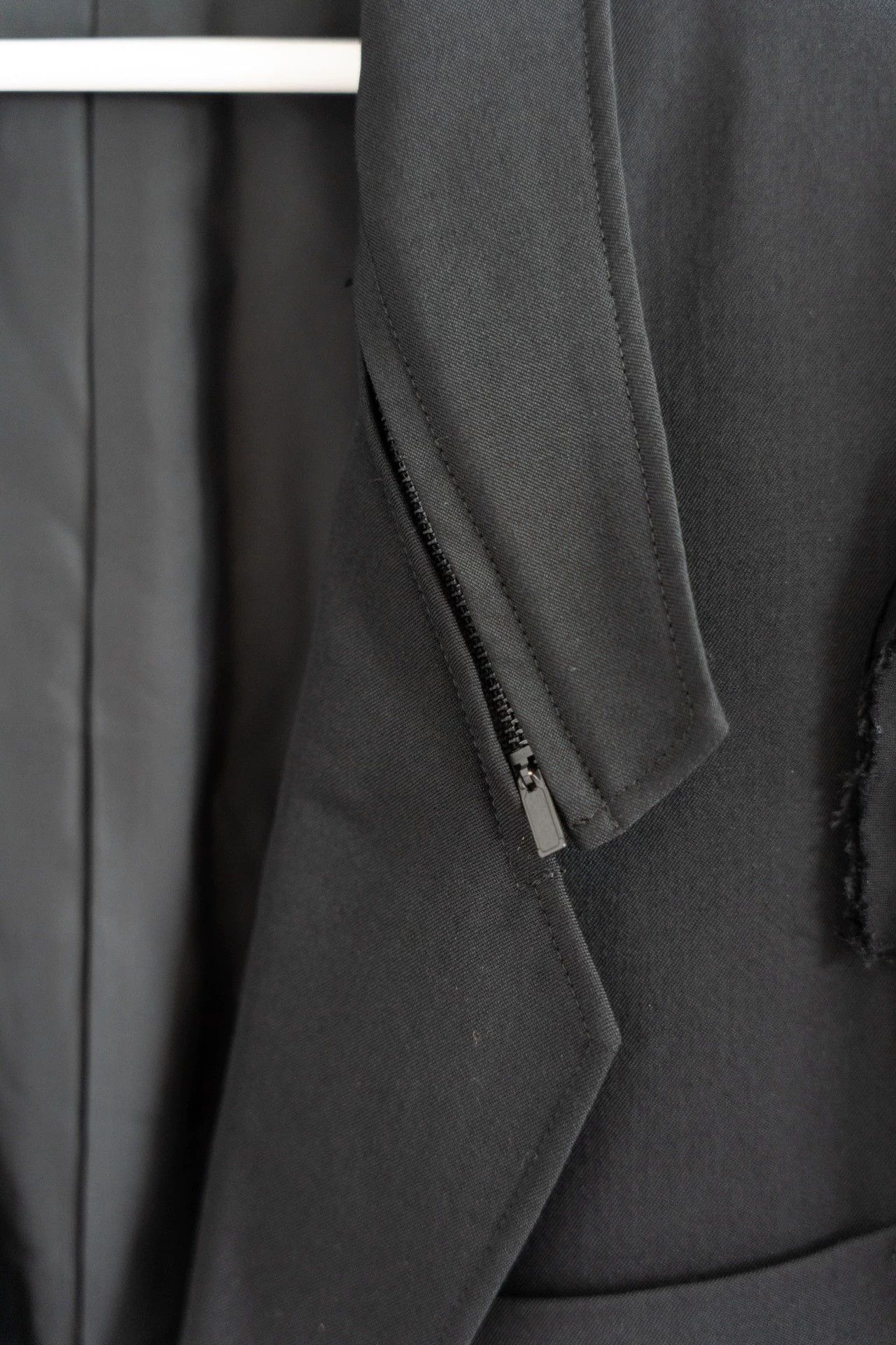 Yohji Yamamoto Black Long Coat with Button Front - Size M Size US M / EU 48-50 / 2 - 6 Thumbnail
