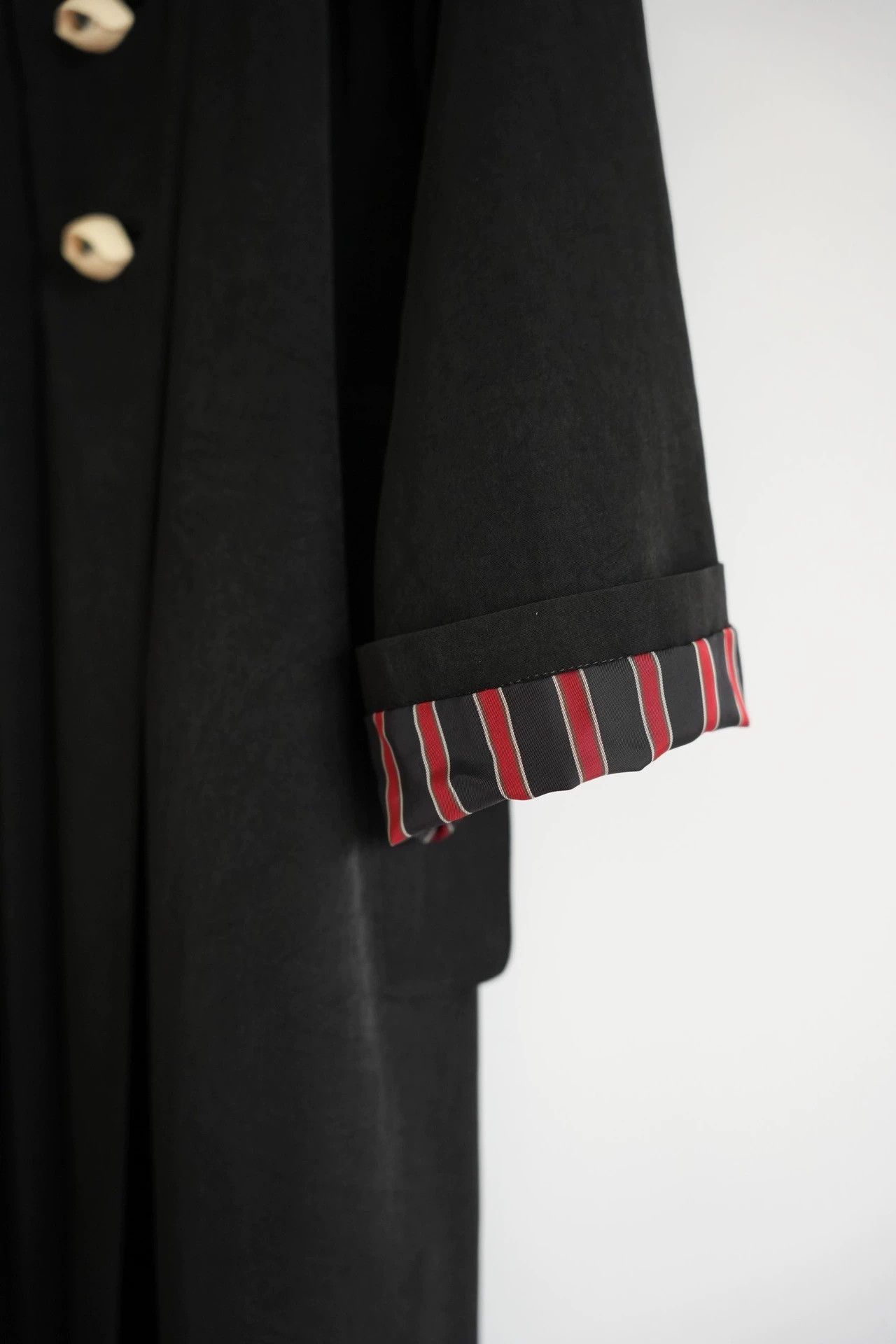 Yohji Yamamoto Black Long Coat with Red Collar and Gold Buttons Size US M / EU 48-50 / 2 - 8 Thumbnail