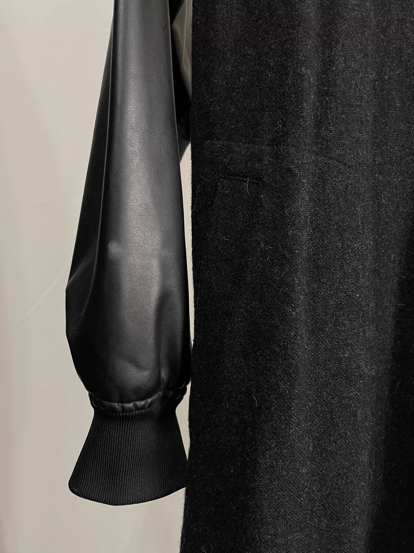 Comme des Garcons Black Long Coat with Leather Sleeves Size US S / EU 44-46 / 1 - 4 Thumbnail