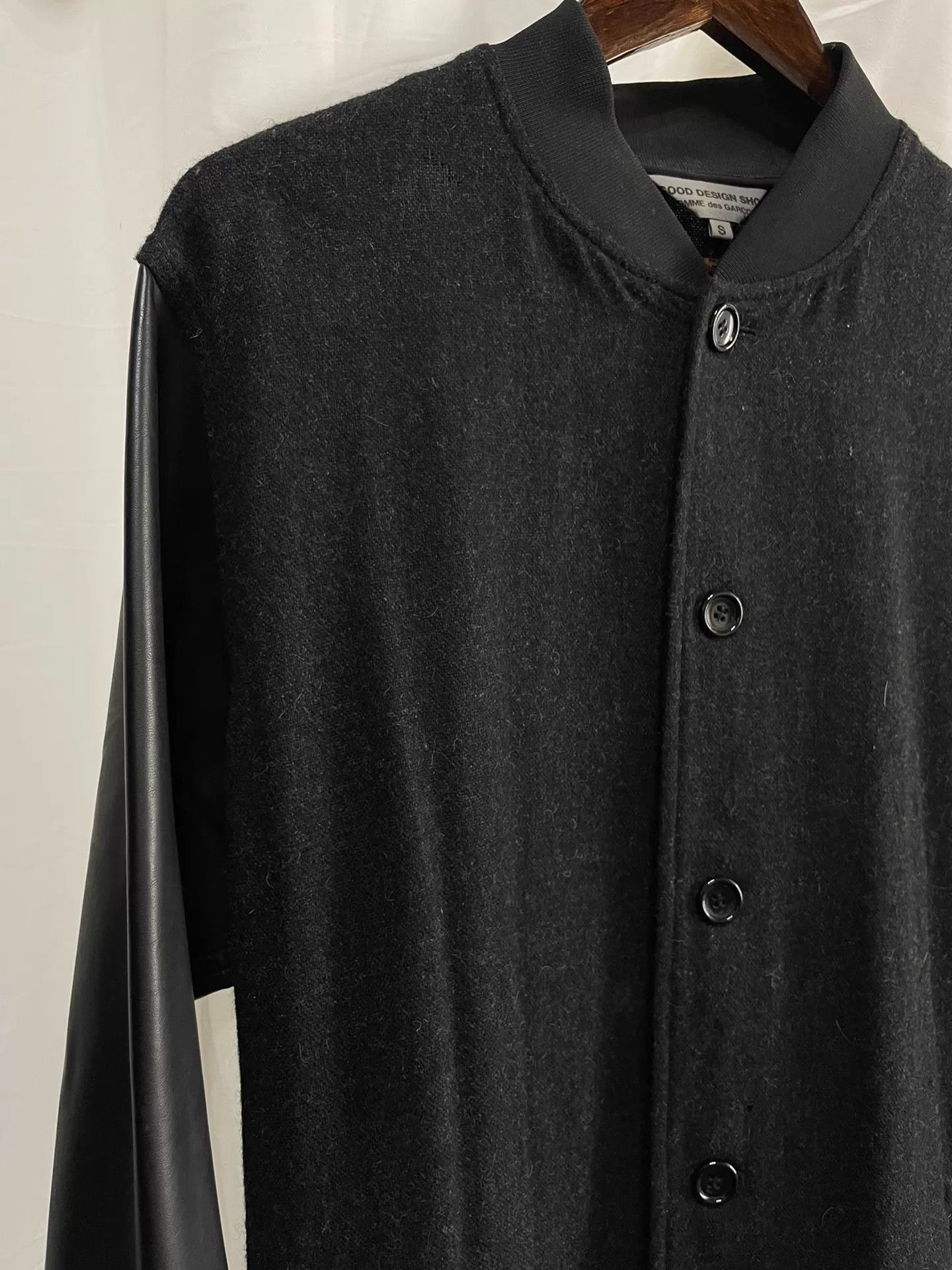 Comme des Garcons Black Long Coat with Leather Sleeves Size US S / EU 44-46 / 1 - 3 Thumbnail
