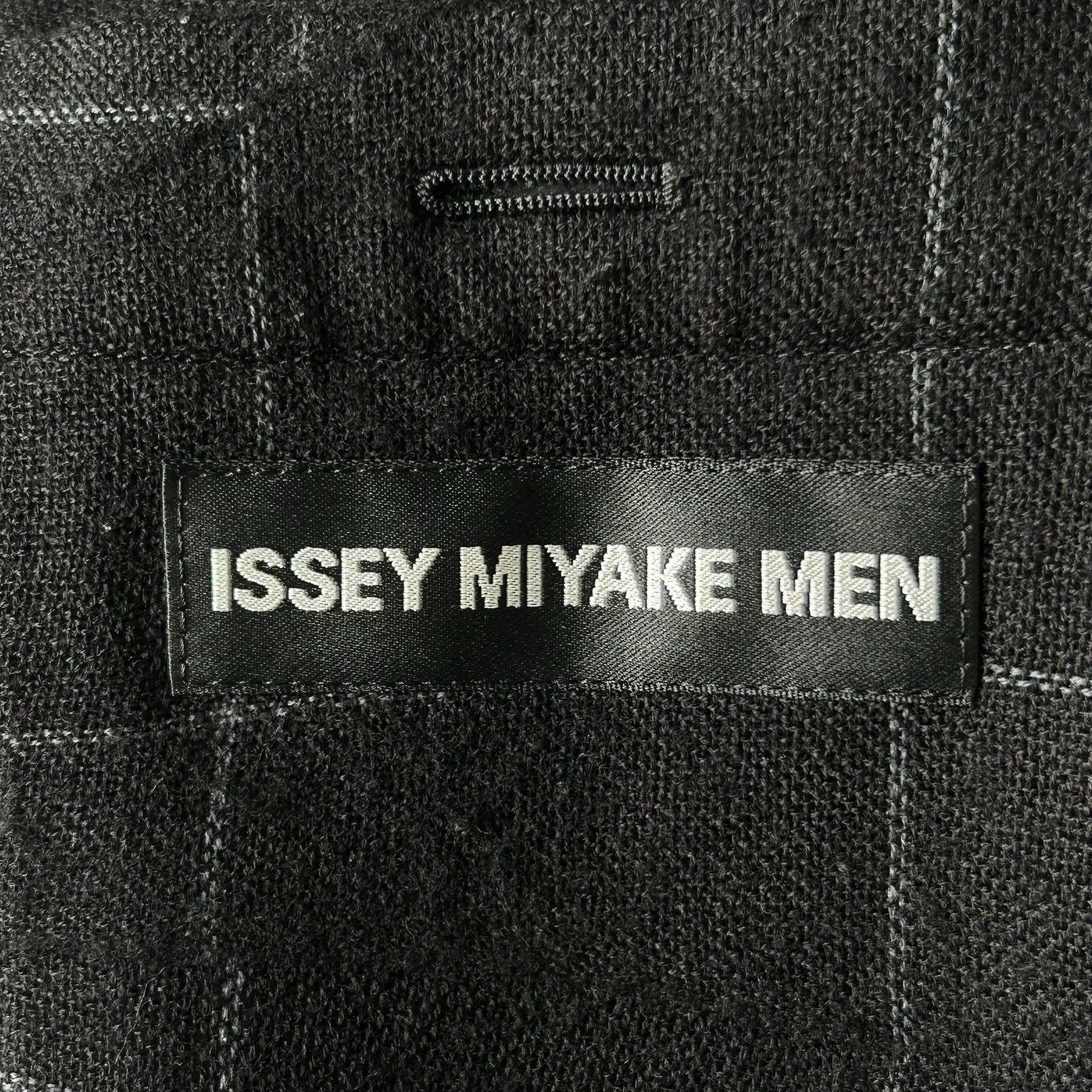 Issey Miyake Black Grid Pattern Blazer - Size S Size US S / EU 44-46 / 1 - 5 Thumbnail