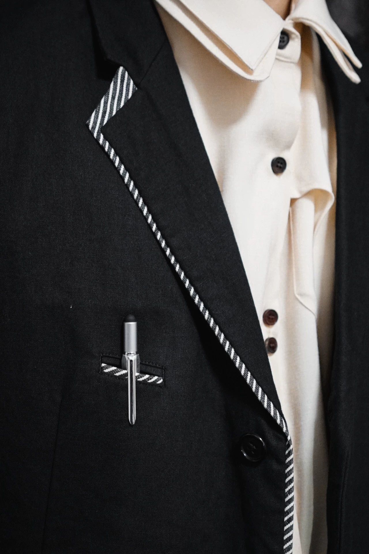 Yohji Yamamoto Black Single-Breasted Blazer with Trim Size US M / EU 48-50 / 2 - 5 Thumbnail