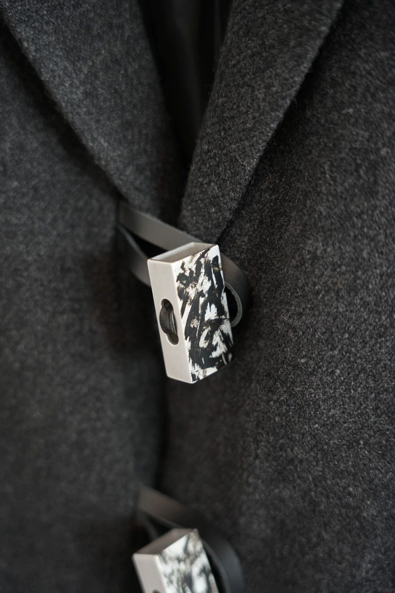 Yohji Yamamoto Black Long Structured Coat with Toggle Closure Size US L / EU 52-54 / 3 - 5 Thumbnail