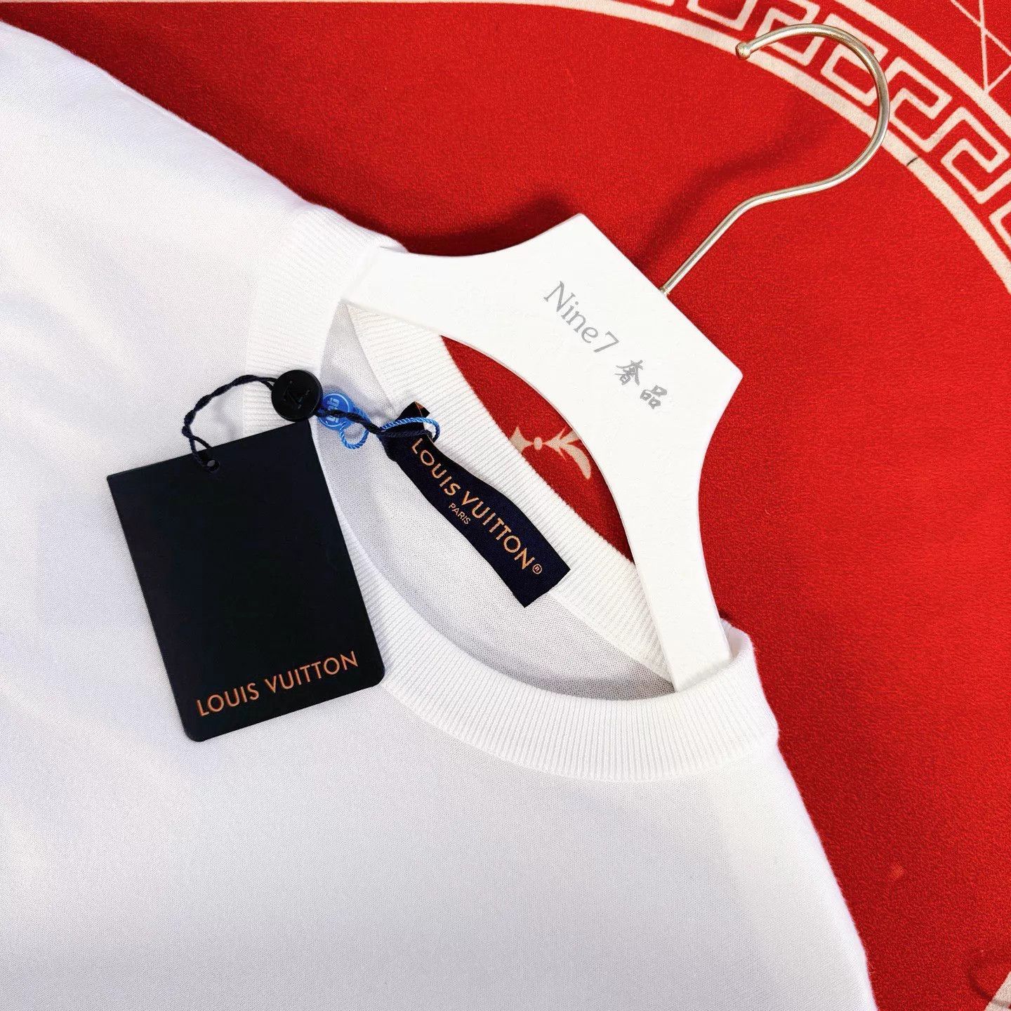 Louis Vuitton White Short-Sleeve Shirt with Text Details Size US M / EU 48-50 / 2 - 3 Thumbnail