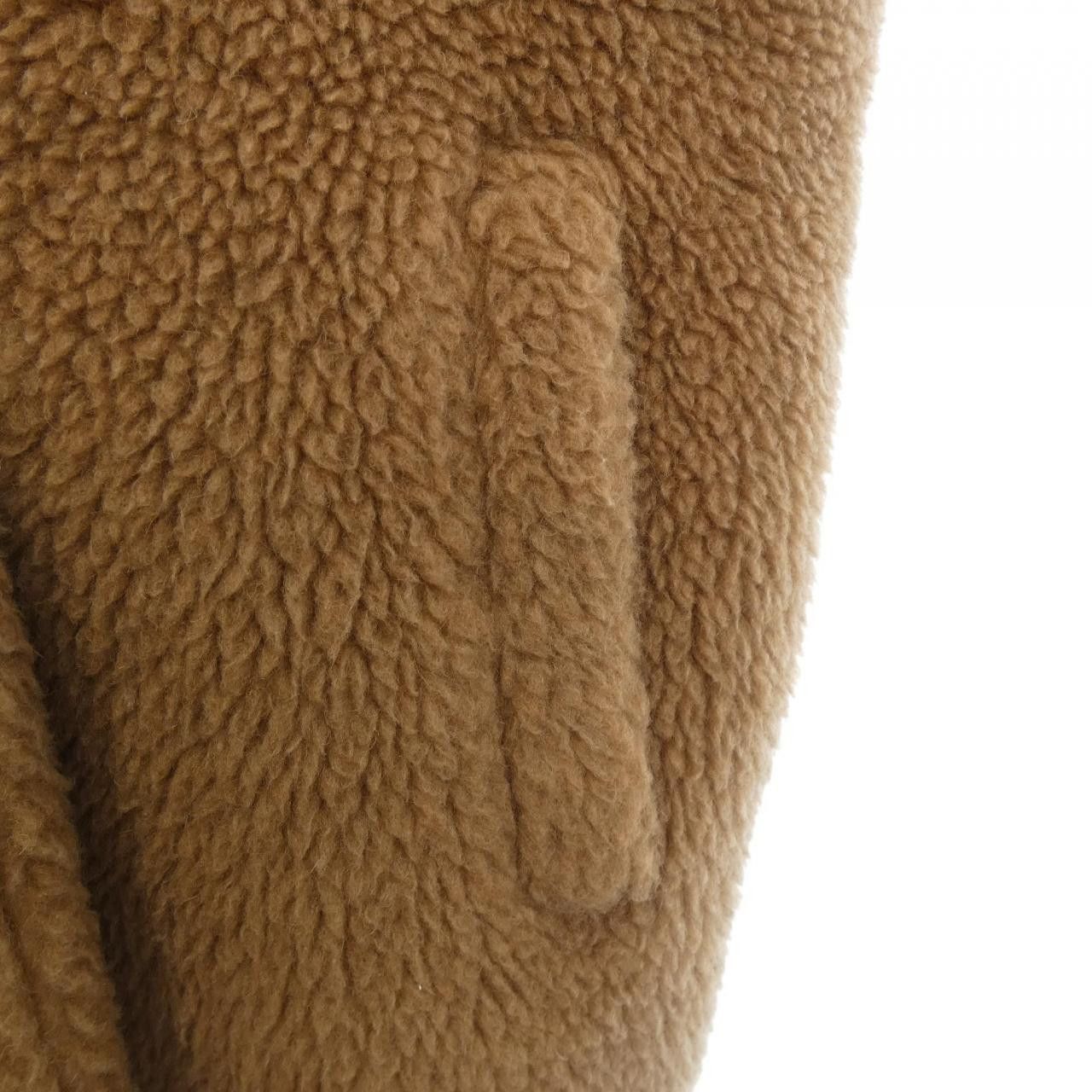 Max Mara Max Mara Max Mara Teddy Bear Camel Silk Vest Textile Tops 127602 DUTY FREE for USA Size ONE SIZE - 6 Thumbnail