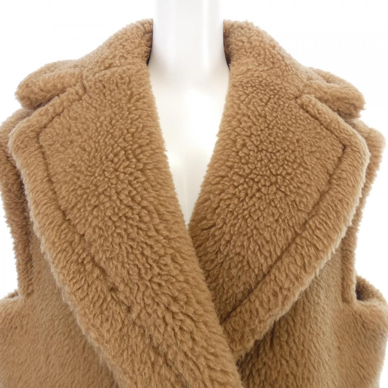 Max Mara Max Mara Max Mara Teddy Bear Camel Silk Vest Textile Tops 127602 DUTY FREE for USA Size ONE SIZE - 5 Thumbnail