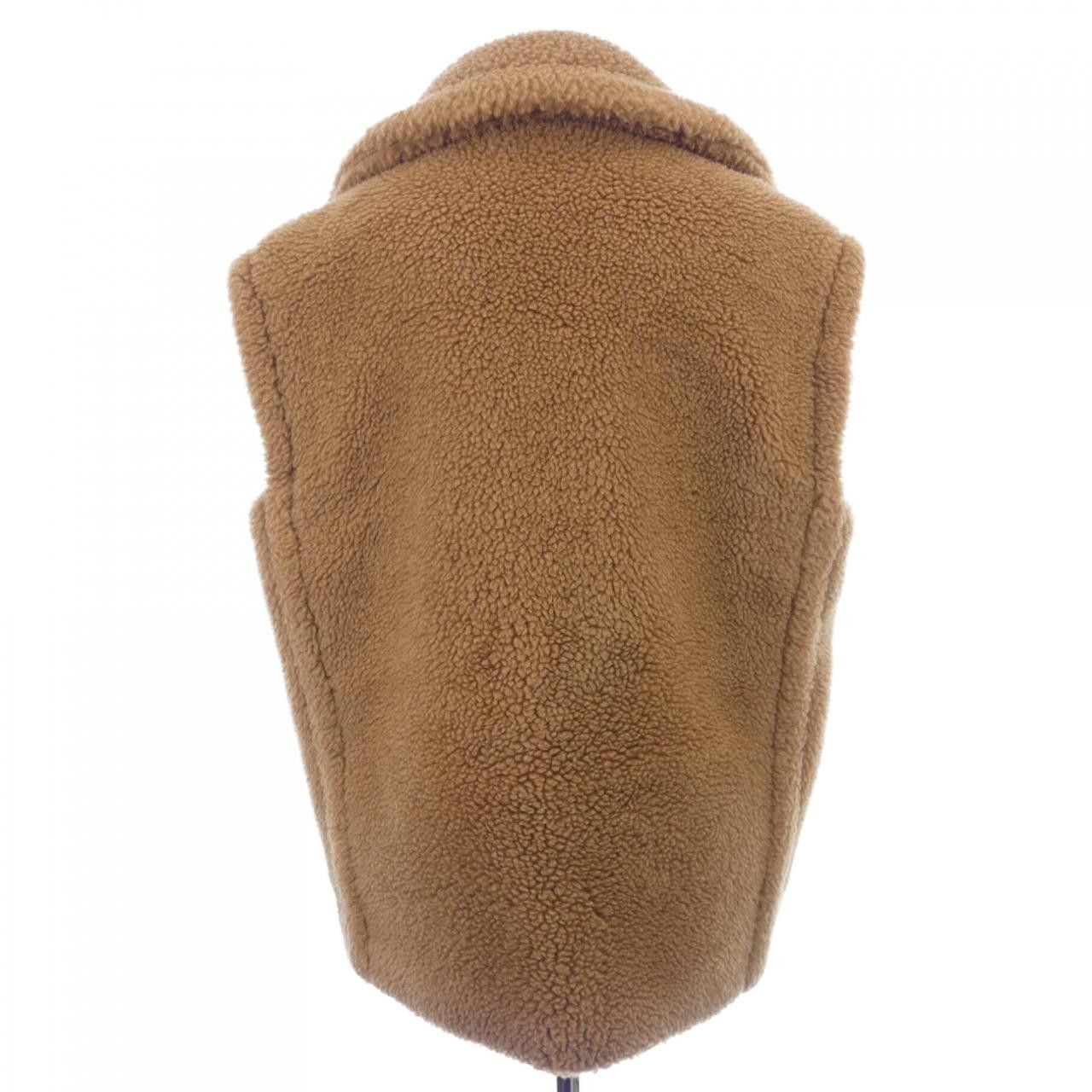 Max Mara Max Mara Max Mara Teddy Bear Camel Silk Vest Textile Tops 127602 DUTY FREE for USA Size ONE SIZE - 2 Thumbnail