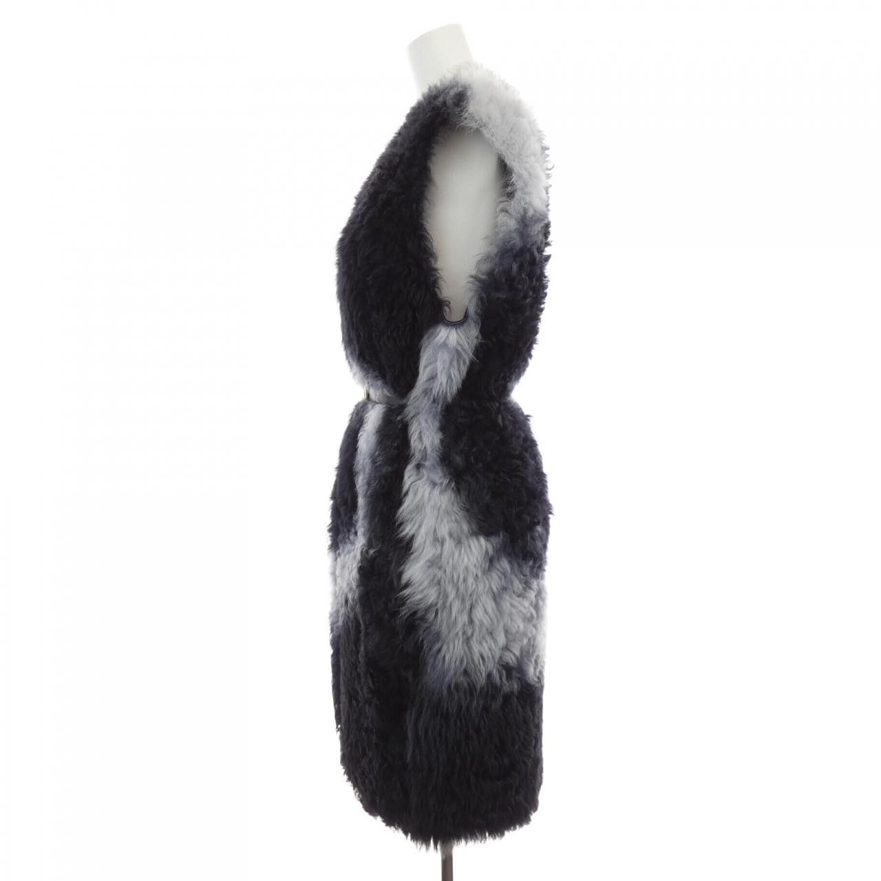 Dior Dior Christian Dior Shearling Long Vest Fur Outerwear 048G02AL835 DUTY FREE for USA Size ONE SIZE - 7 Thumbnail