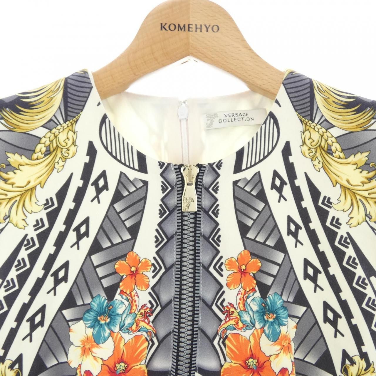 Versace Versace Versace Collection Dress Textile Dresses DUTY FREE for USA Size ONE SIZE - 5 Thumbnail